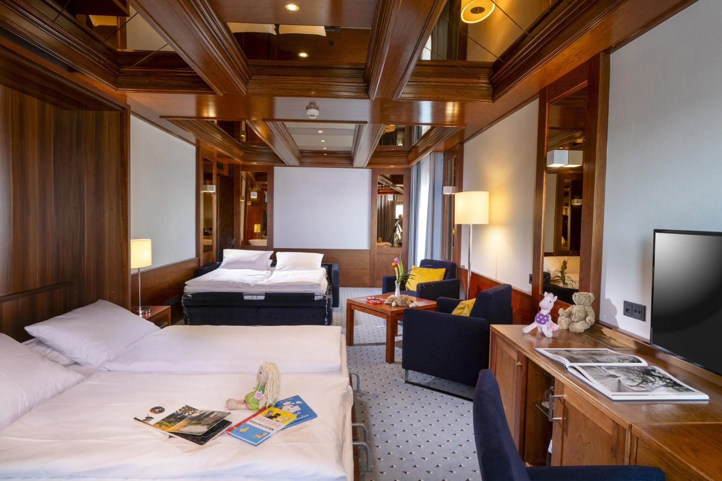 Bedroom, Bed in Maritim Hotel Darmstadt