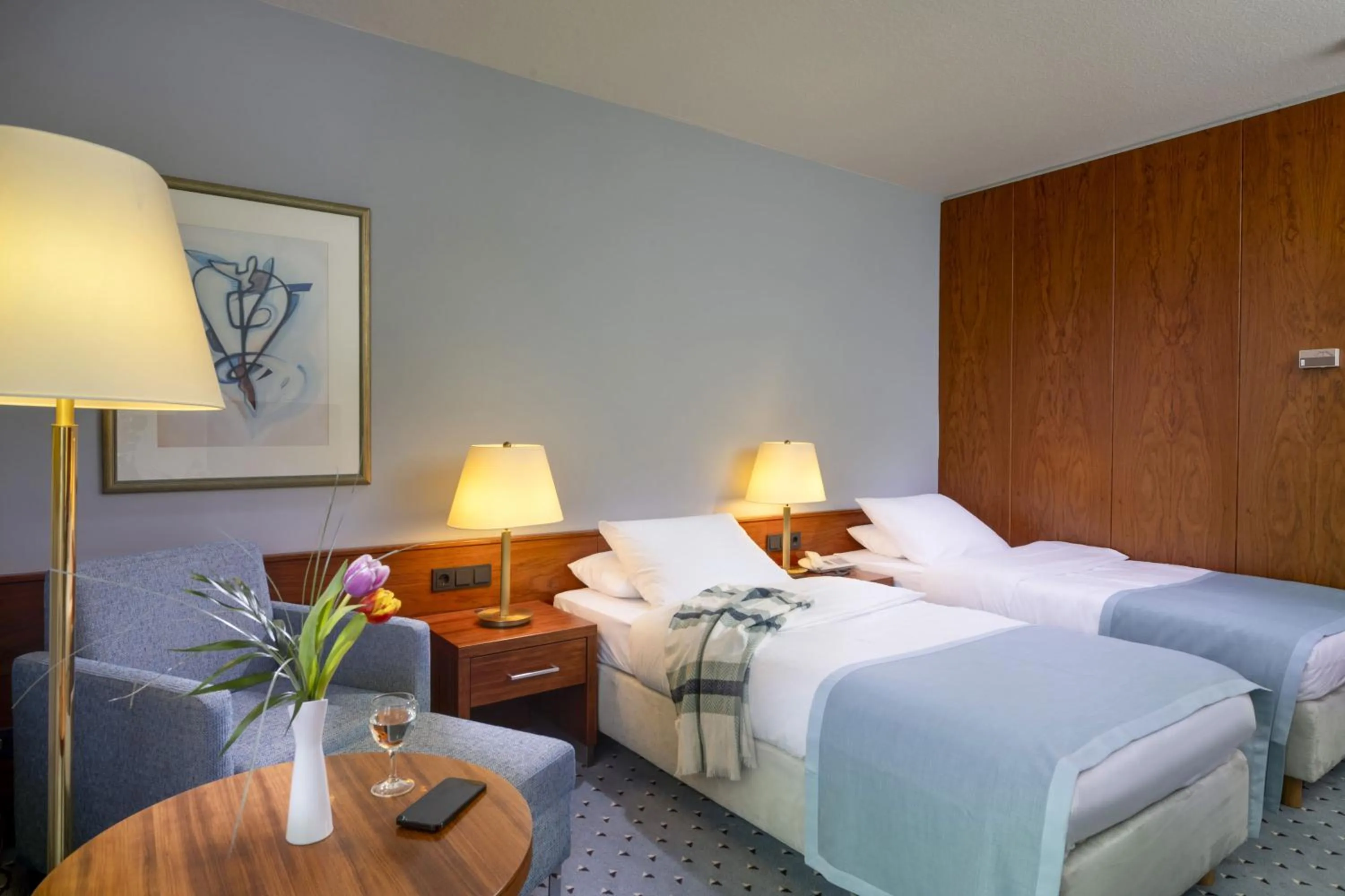 Bedroom, Bed in Maritim Hotel Darmstadt