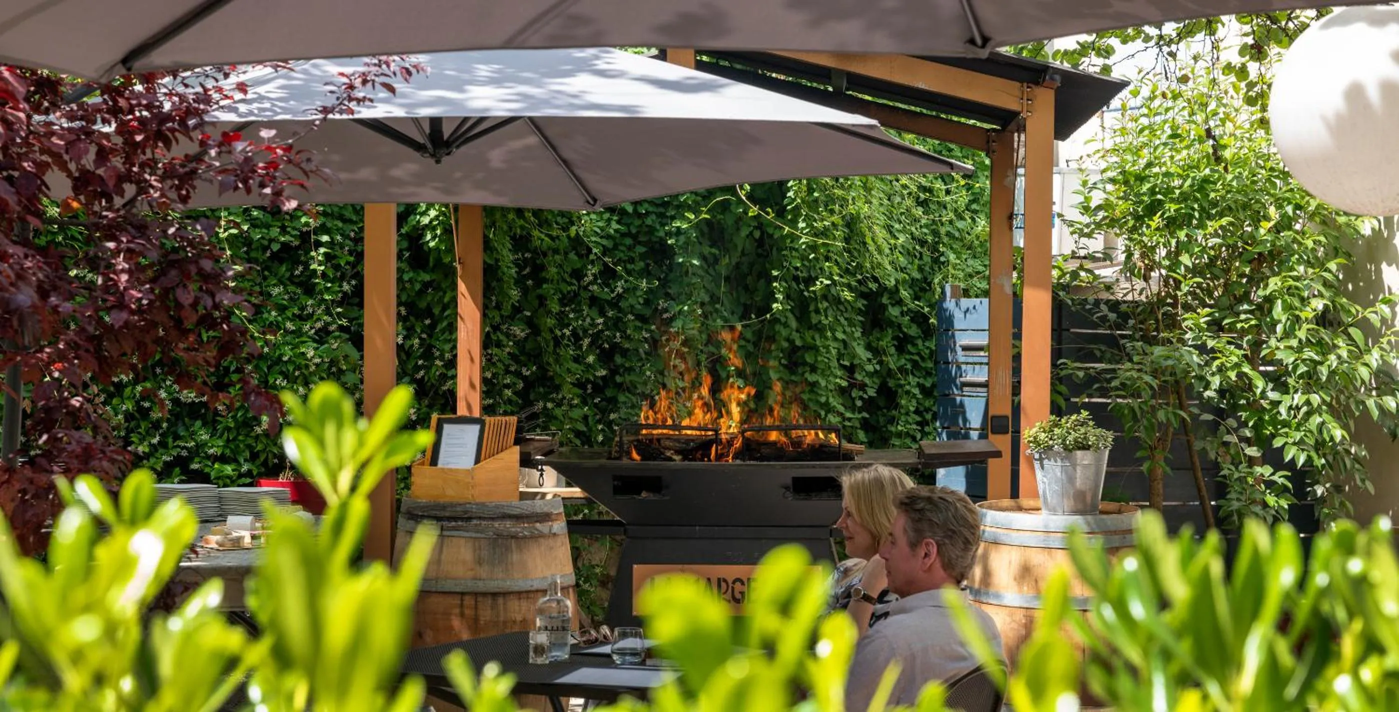 Patio in Hôtel LA MARGELLE
