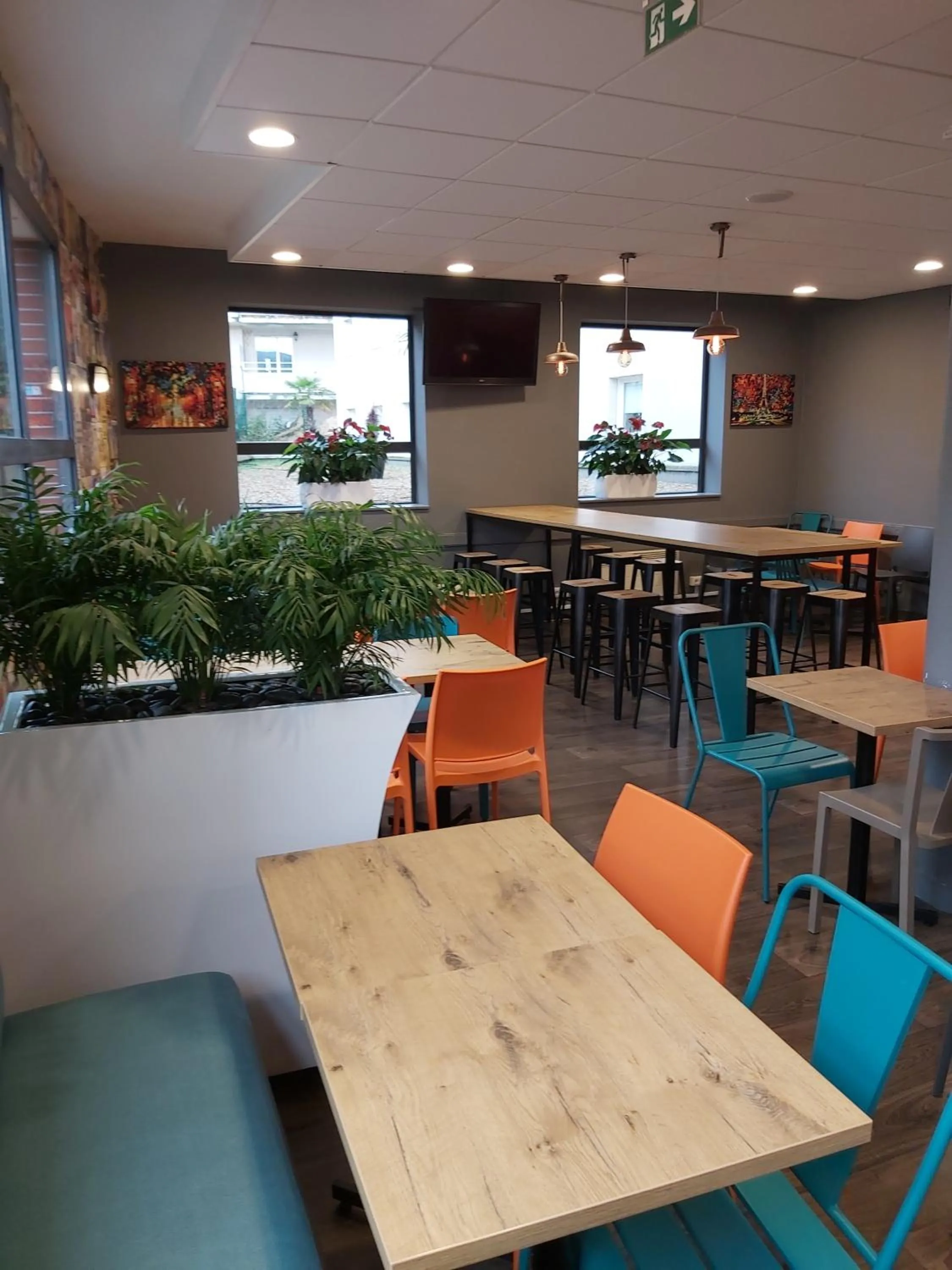 Restaurant/places to eat in hotelF1 Paris Porte de Montreuil