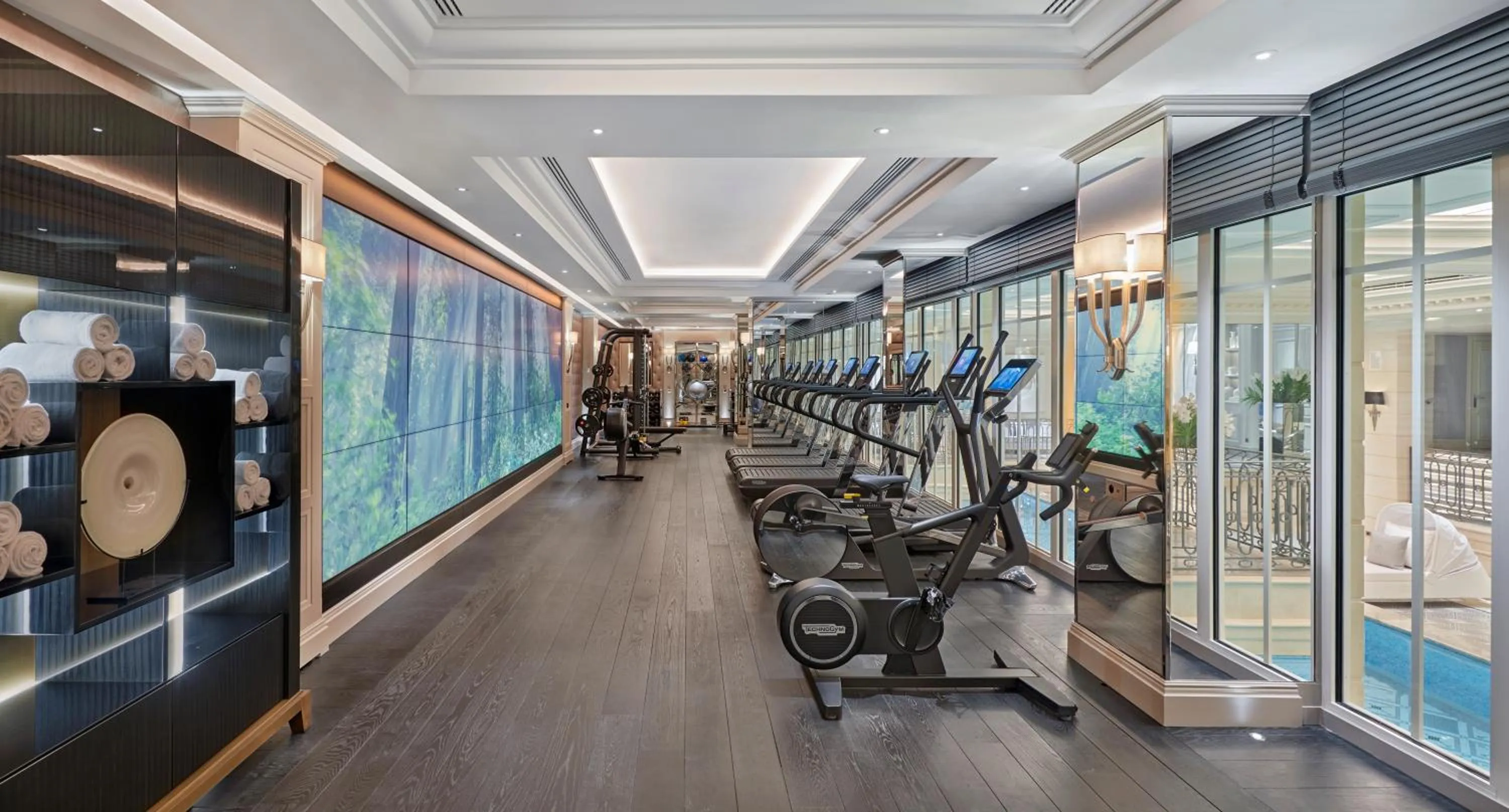 Fitness centre/facilities in Four Seasons Hotel George V Paris