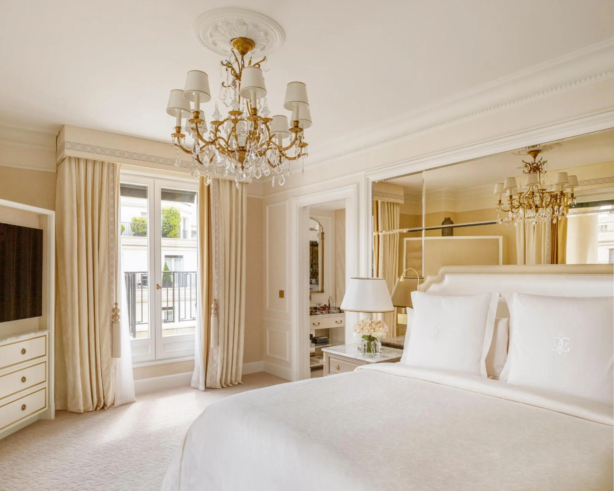 Bed in Four Seasons Hotel George V Paris