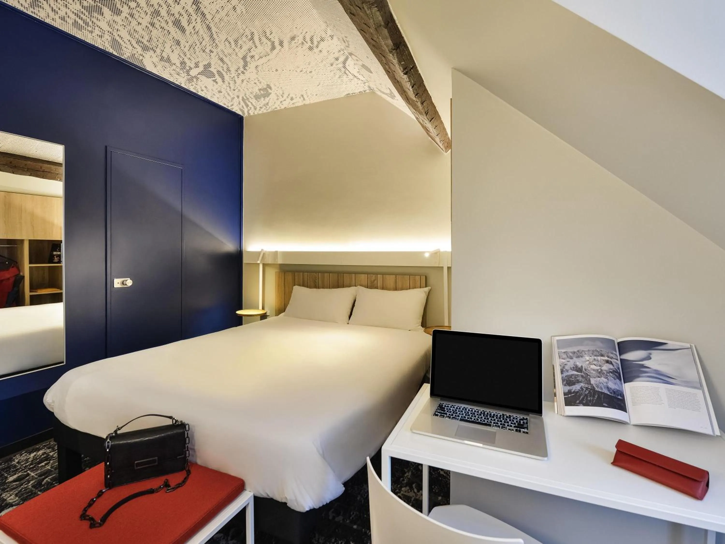 Bedroom, Bed in ibis Paris Gare De L Est 10ème