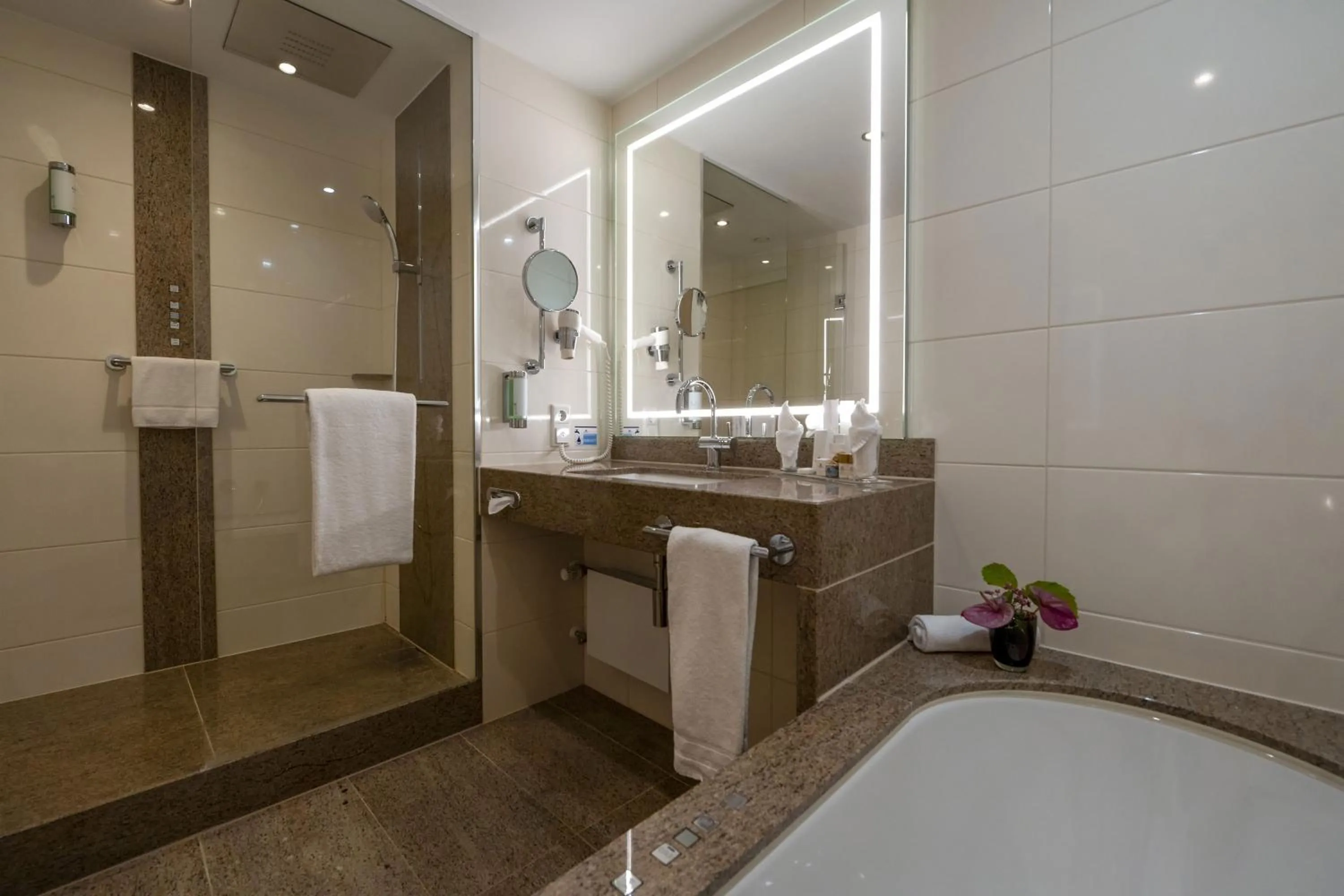 Bathroom in Maritim Hotel Würzburg