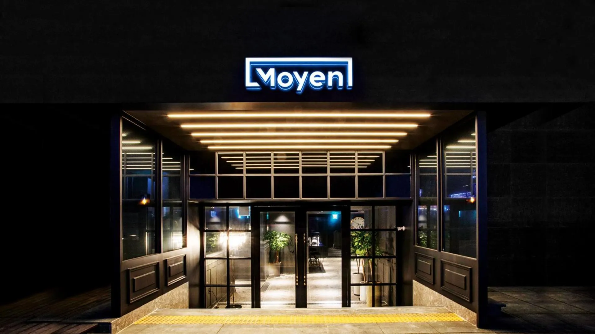 Moyen Hotel