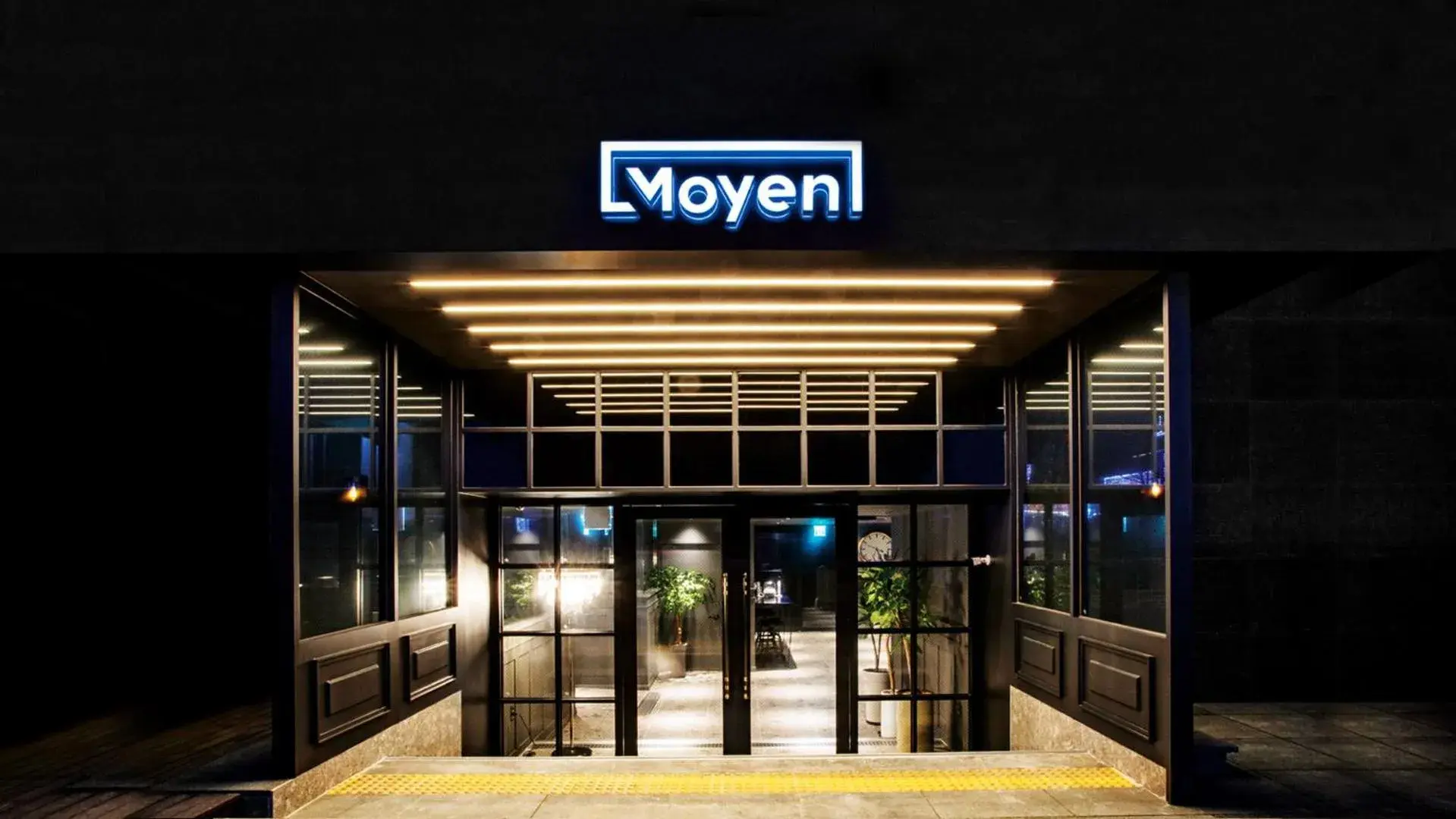 Moyen Hotel Moyen Hotel