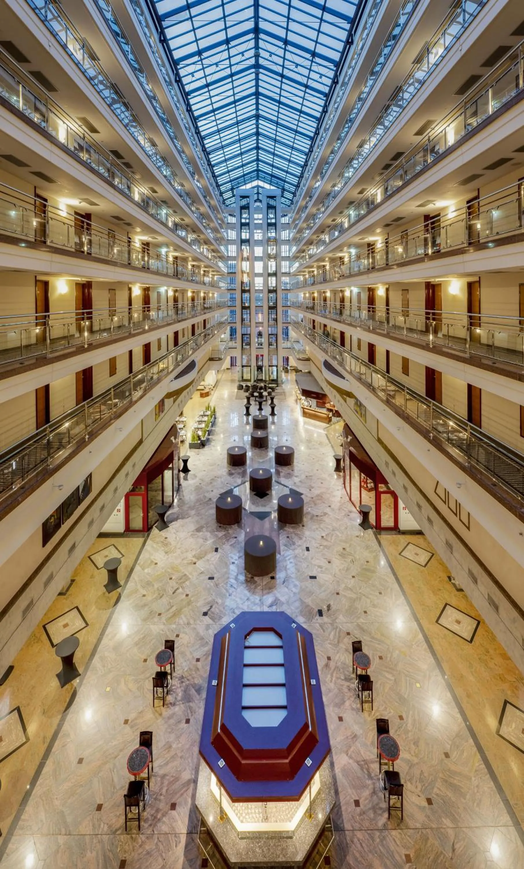 Lobby or reception in Maritim Hotel Magdeburg