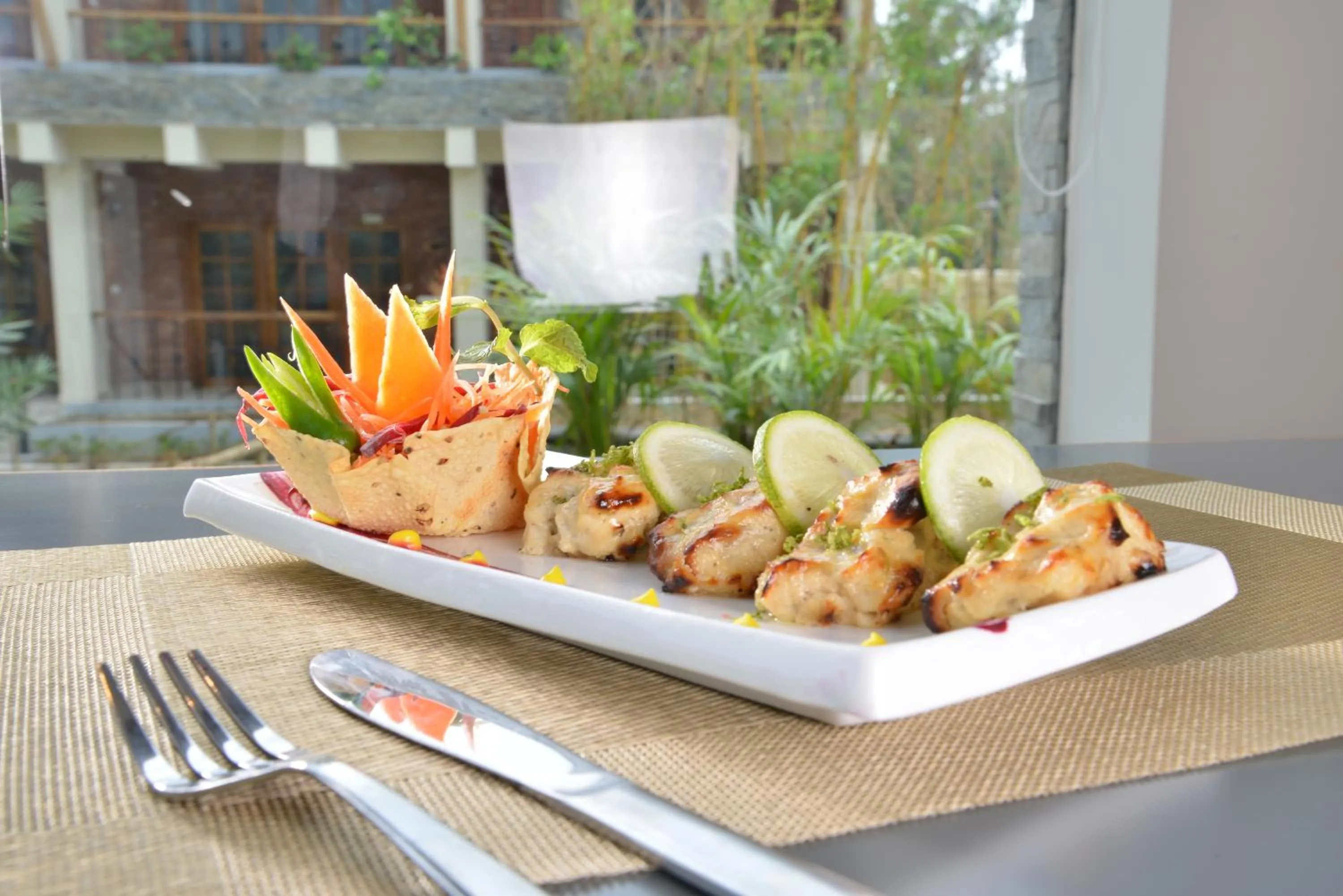 Food and drinks in The creek boutique resort & spa