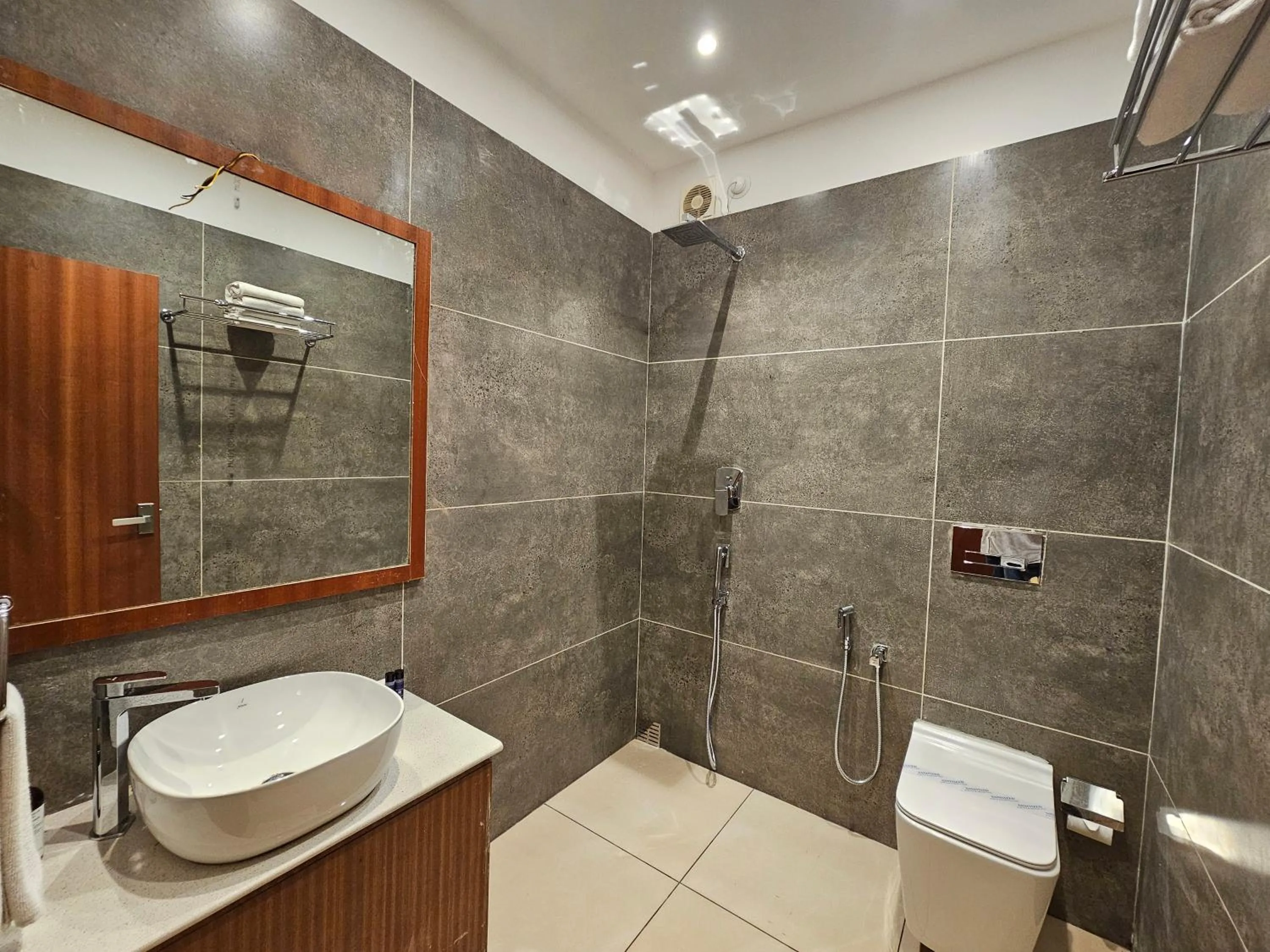 The creek boutique resort & spa