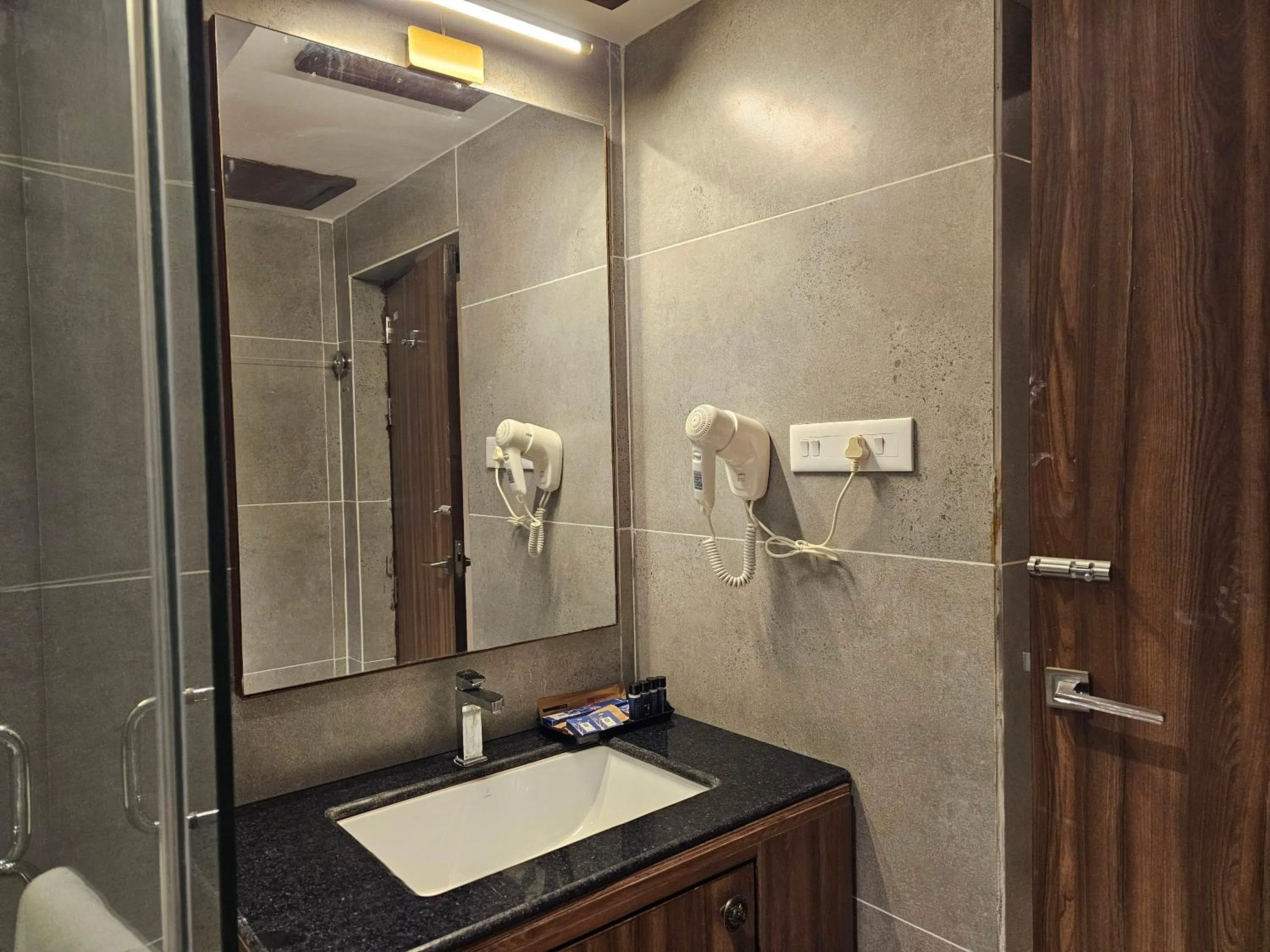 The creek boutique resort & spa