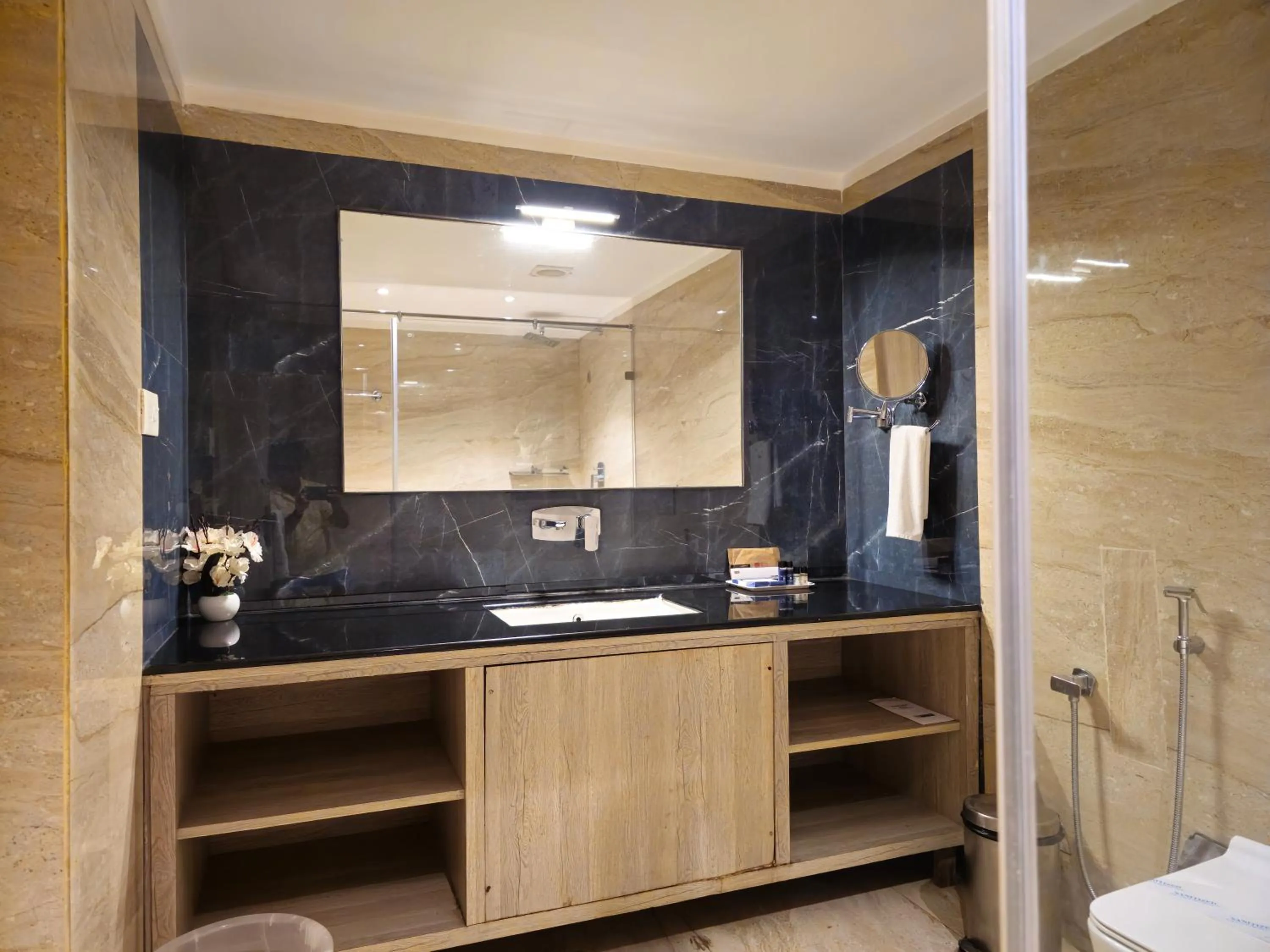 The creek boutique resort & spa