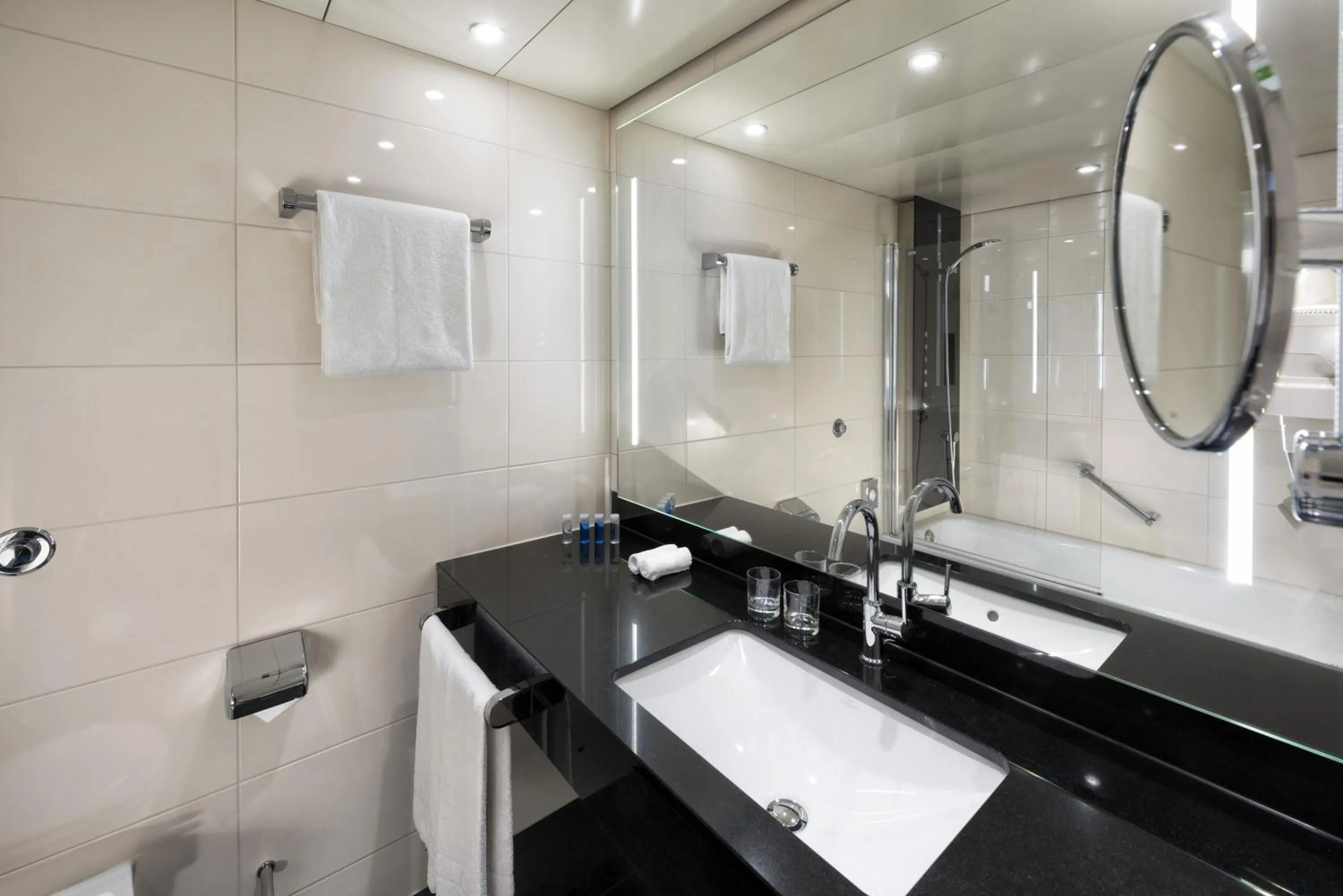 Bathroom in Maritim Hotel Ulm