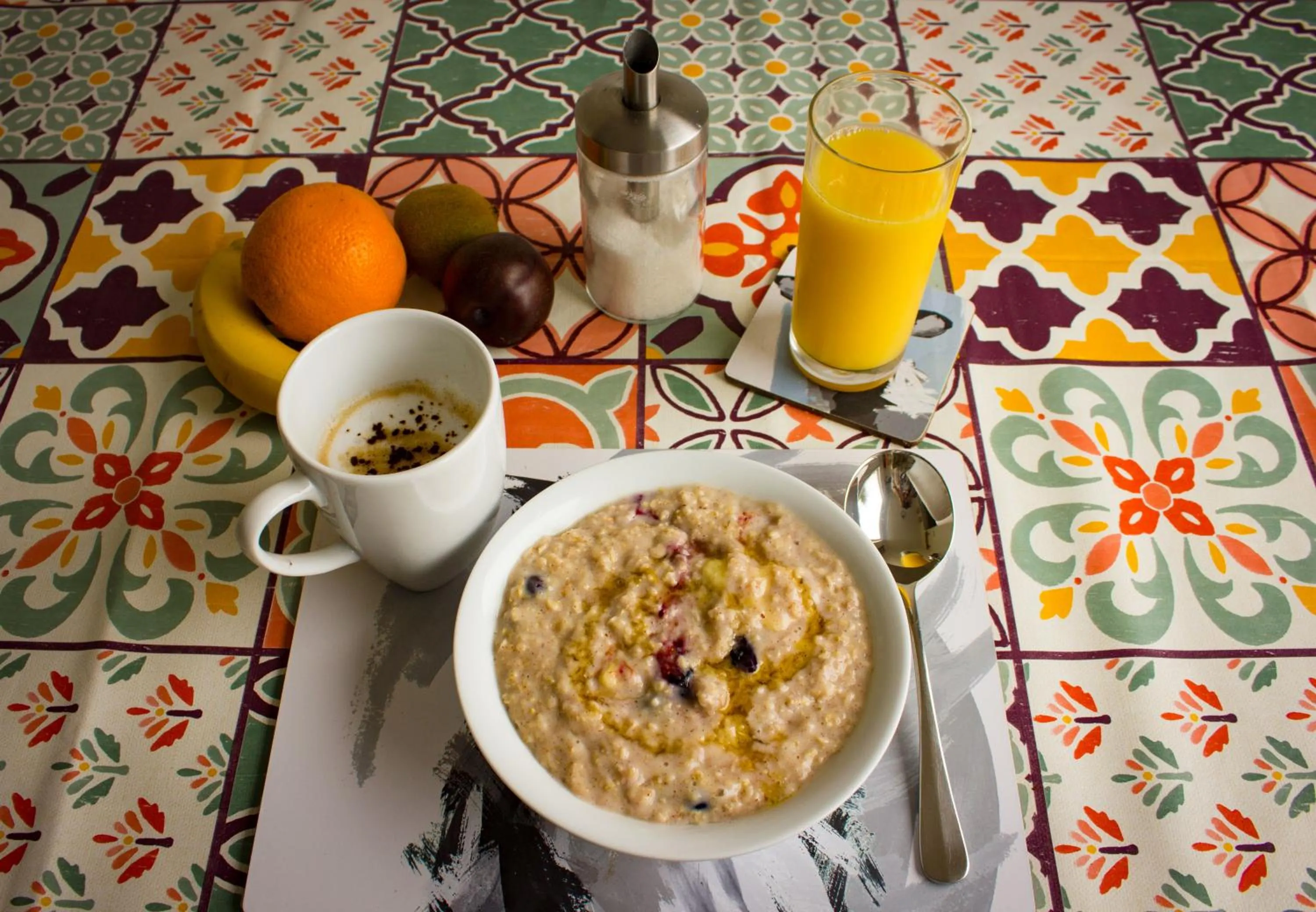 Food and drinks in The Red Red Robin Cottage