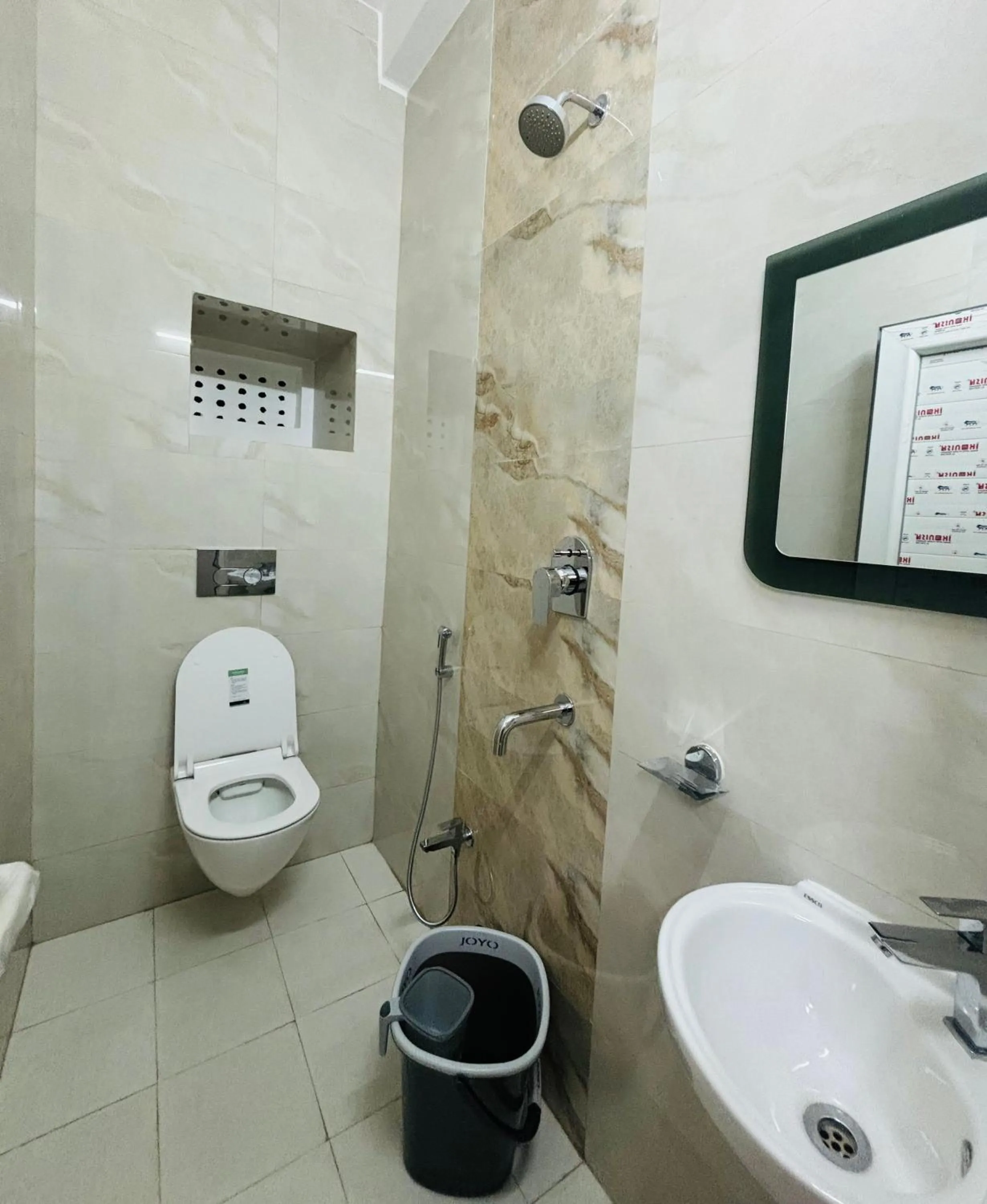 Shower in Bimala Hotel