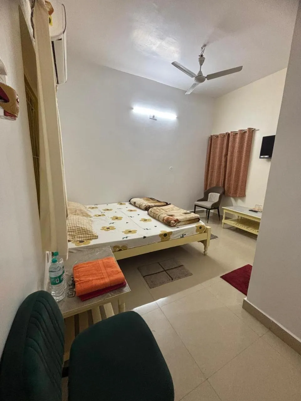 Photo of the whole room, Bed in Bimala Hotel