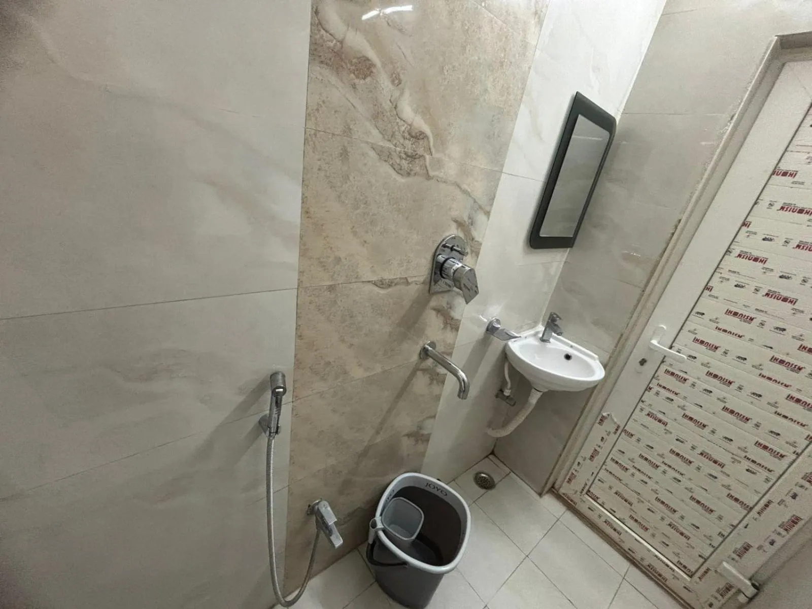 Shower in Bimala Hotel