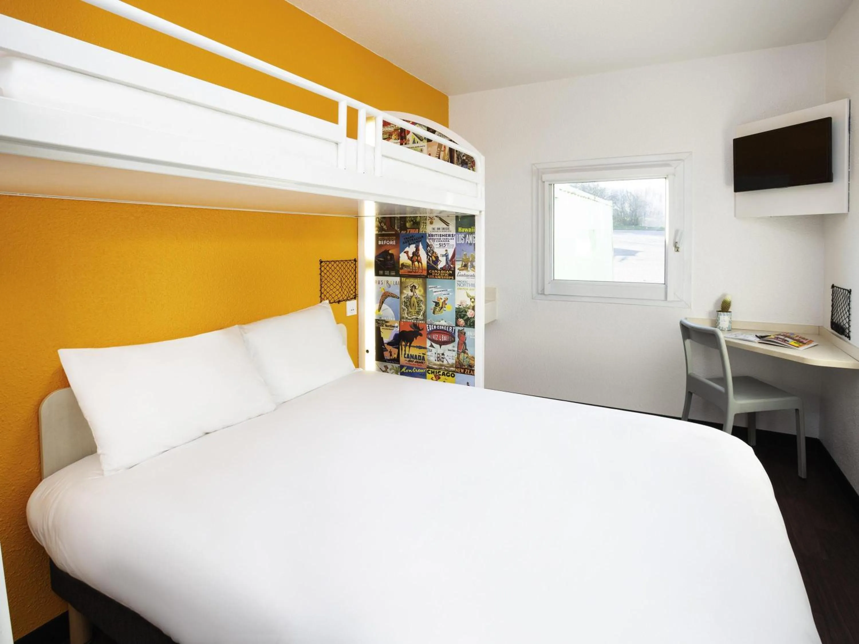 Bedroom, Bed in hotelF1 Merlebach Saarbrueck