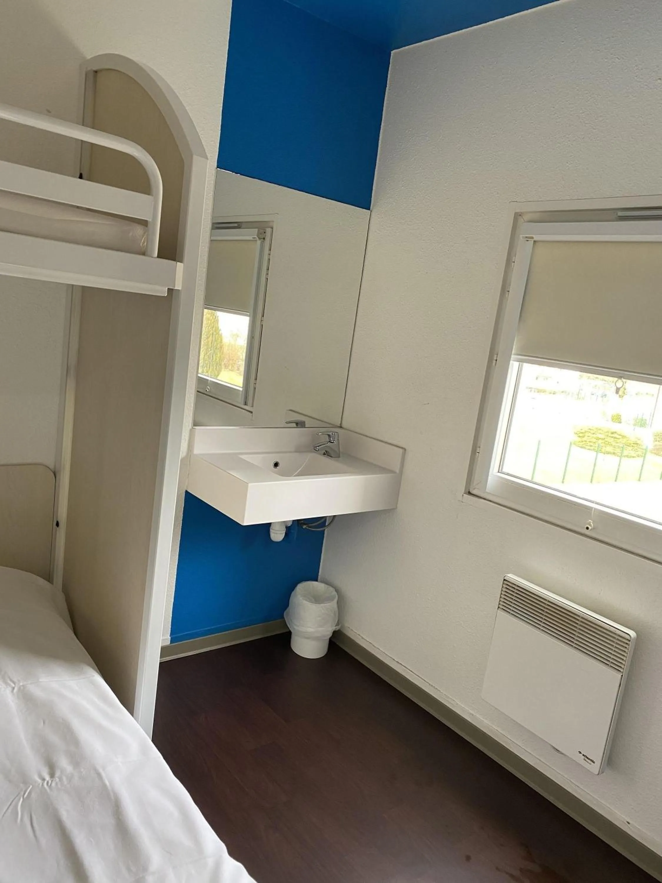 Bedroom in Hôtel F1 Verdun