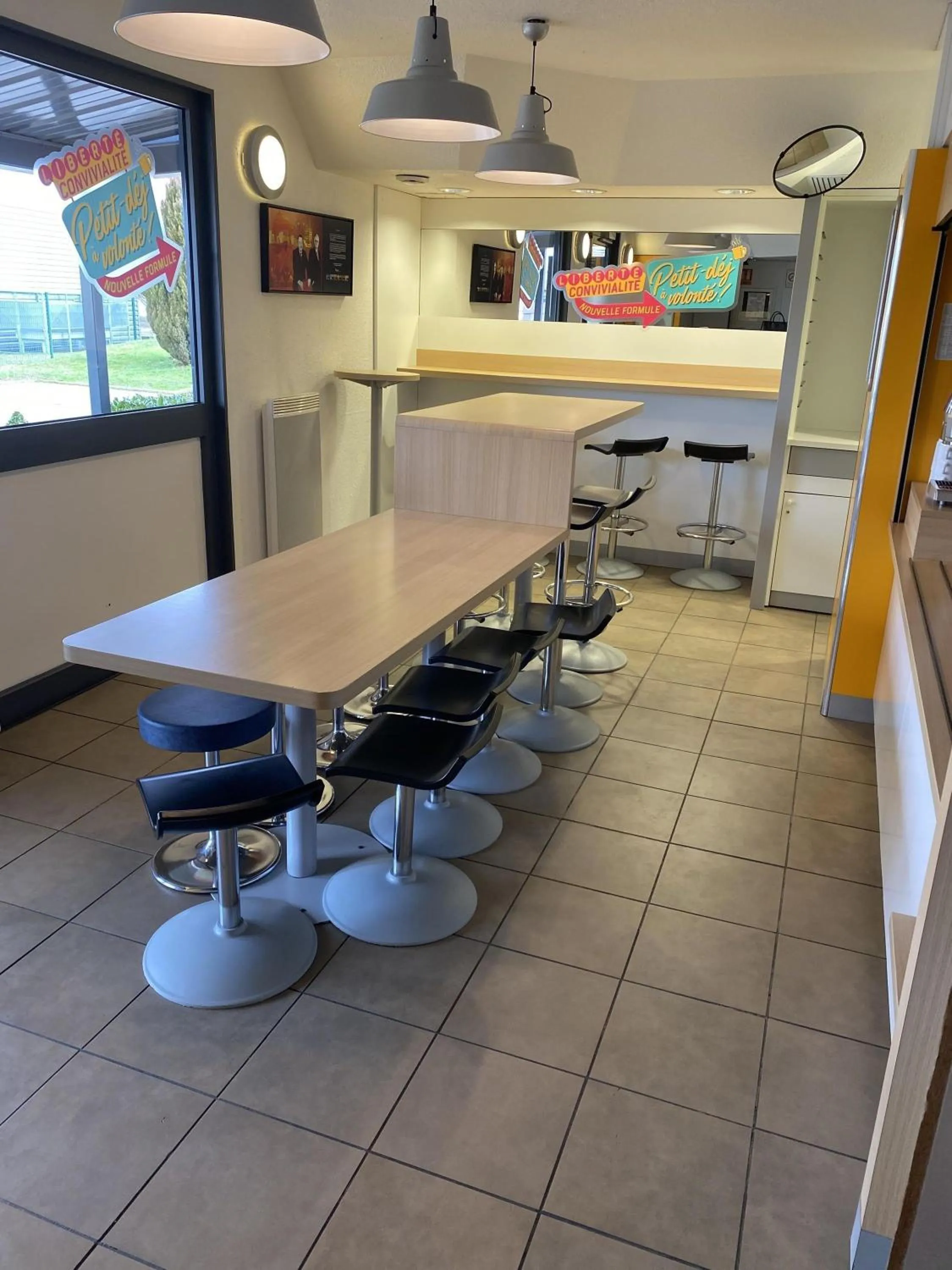 Breakfast in Hôtel F1 Verdun