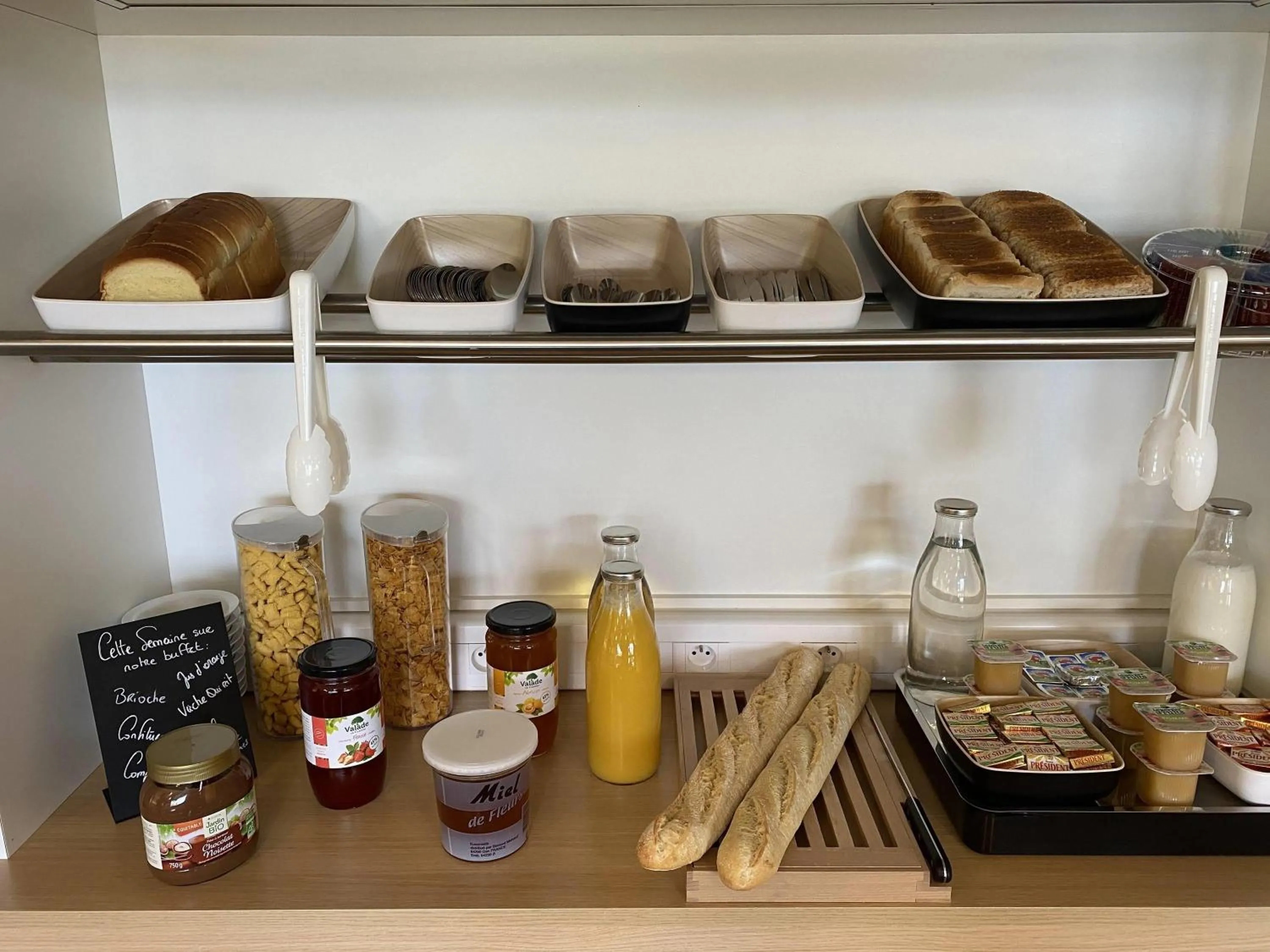 Breakfast in Hôtel F1 Verdun