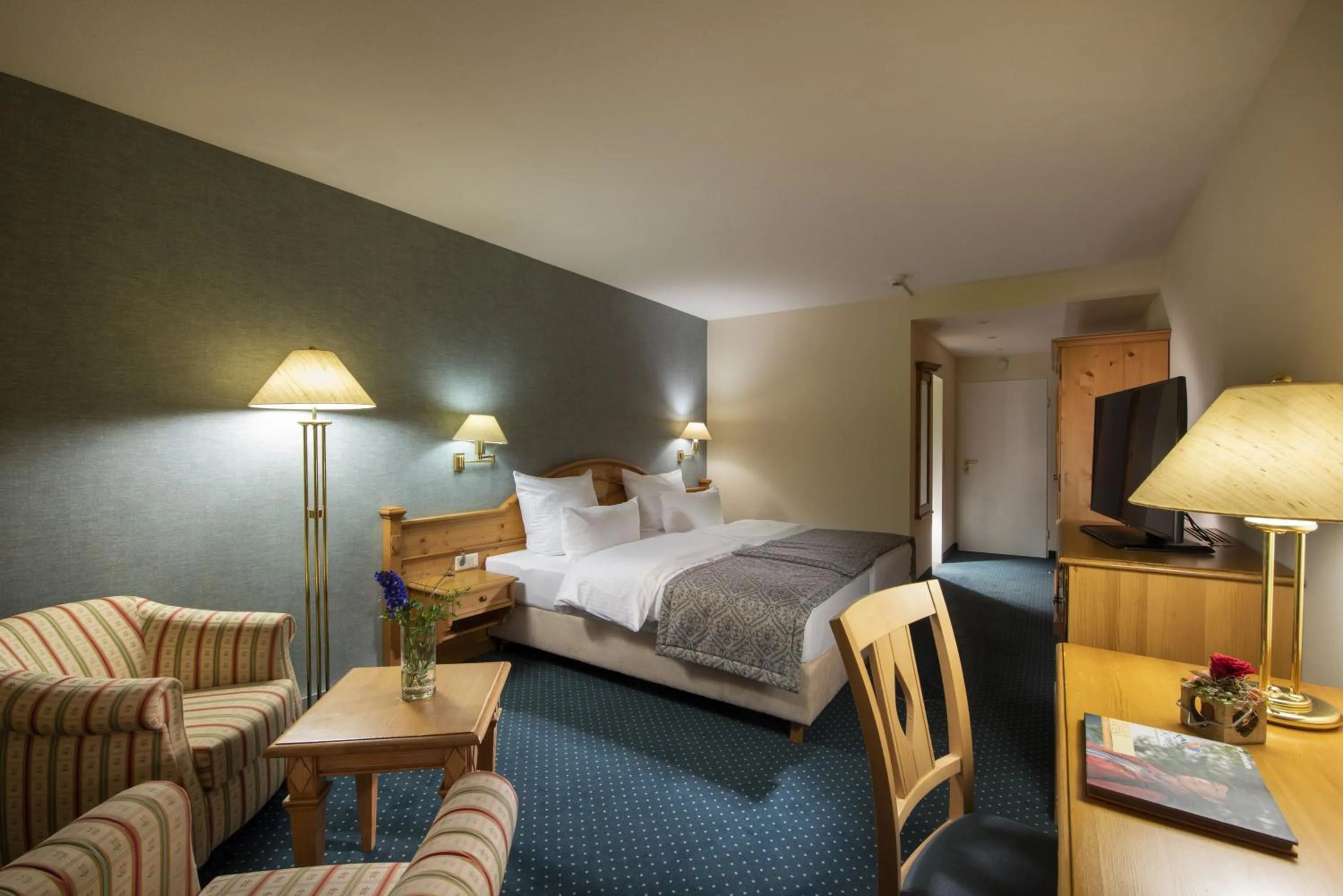 Bedroom, Bed in Maritim Titisee Hotel