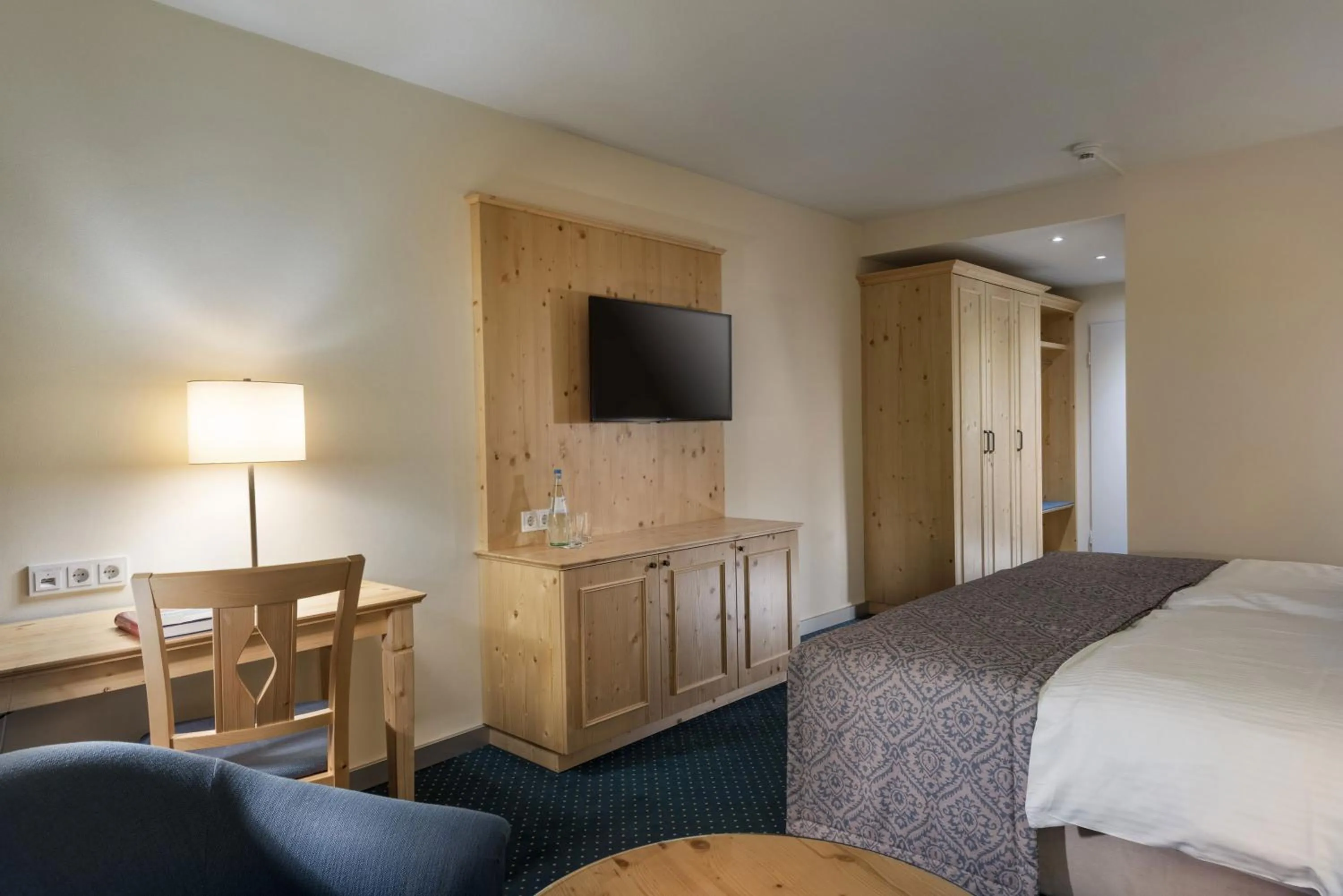 Bedroom, Bed in Maritim Titisee Hotel