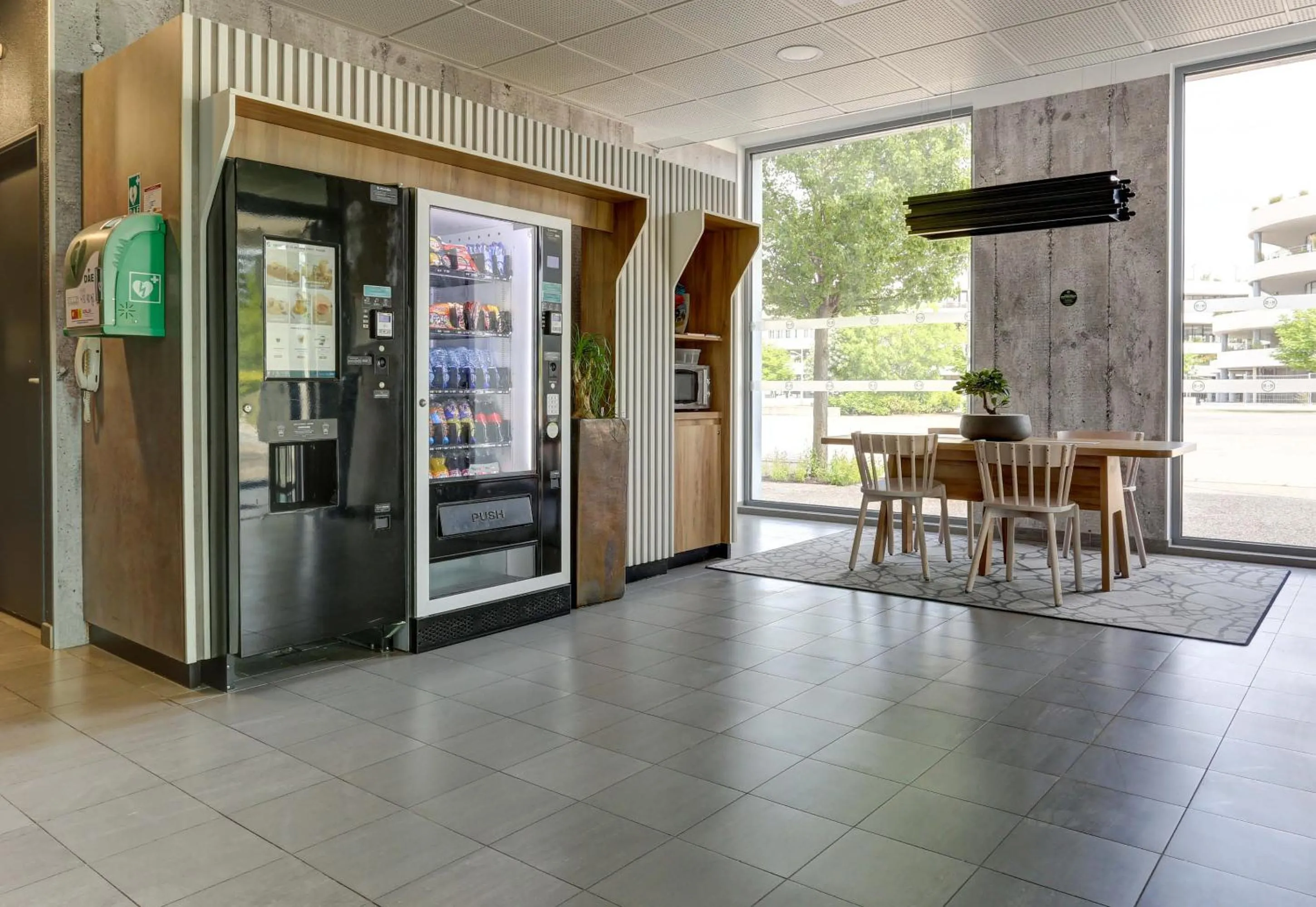 Lobby or reception in B&B HOTEL Reims Bezannes