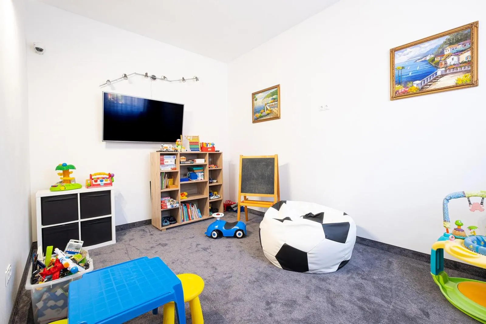 Property building in Nova Fala