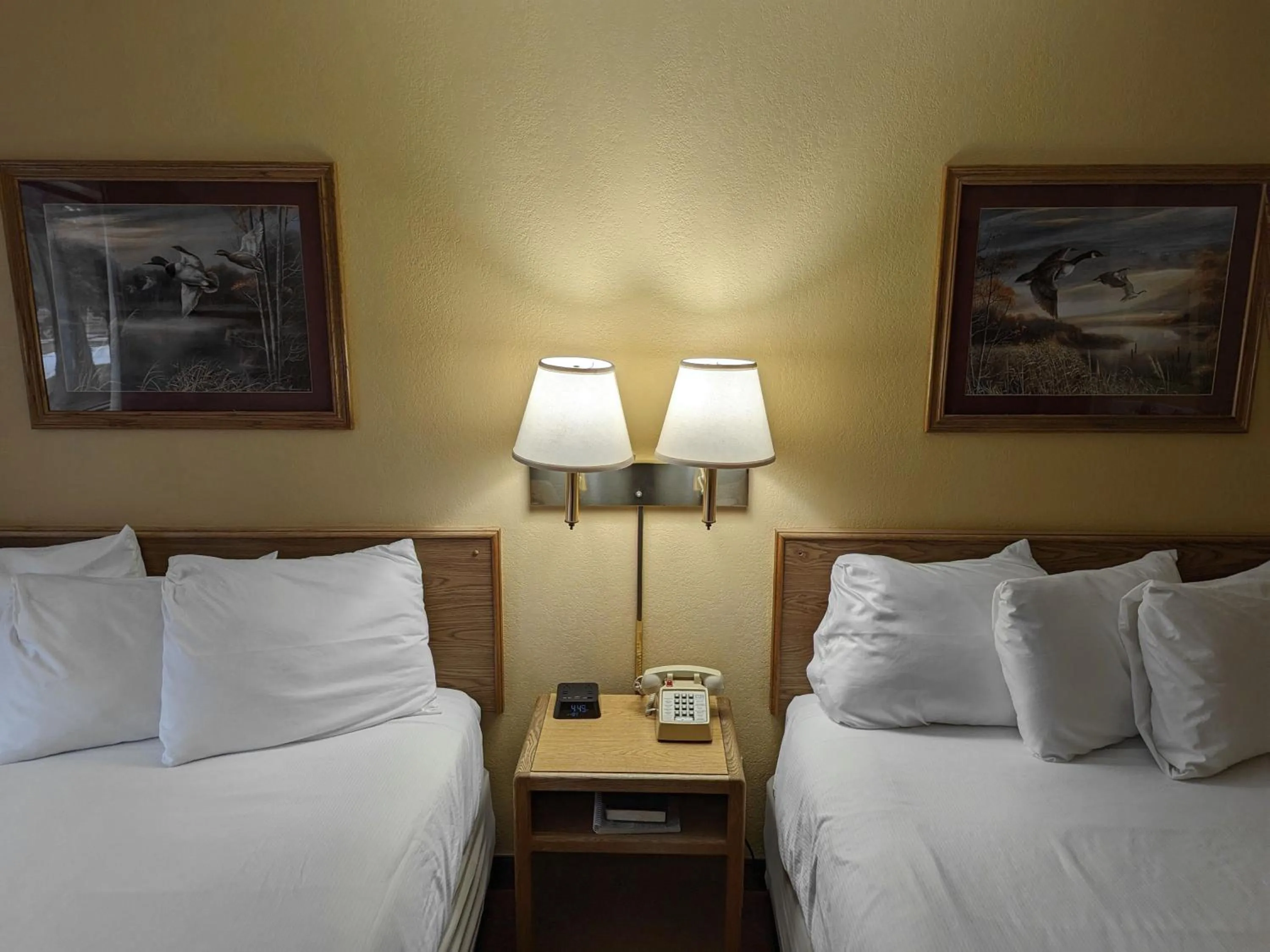 Bed in Gettysburg Inn and Suites
