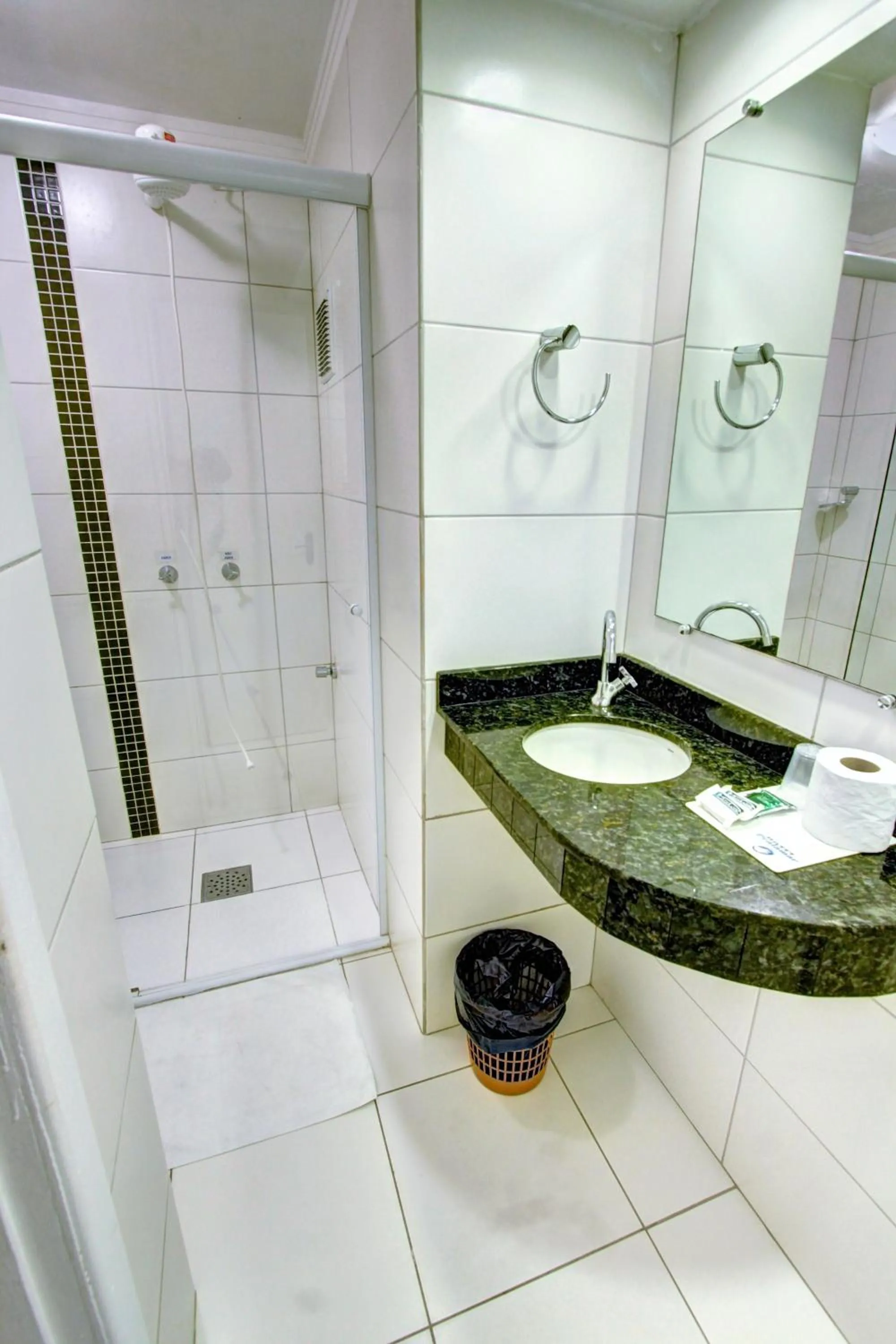 Bathroom in Hotel Praiamar