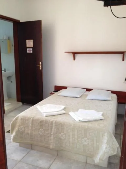 Medium Double Room in Lobo Hotel
