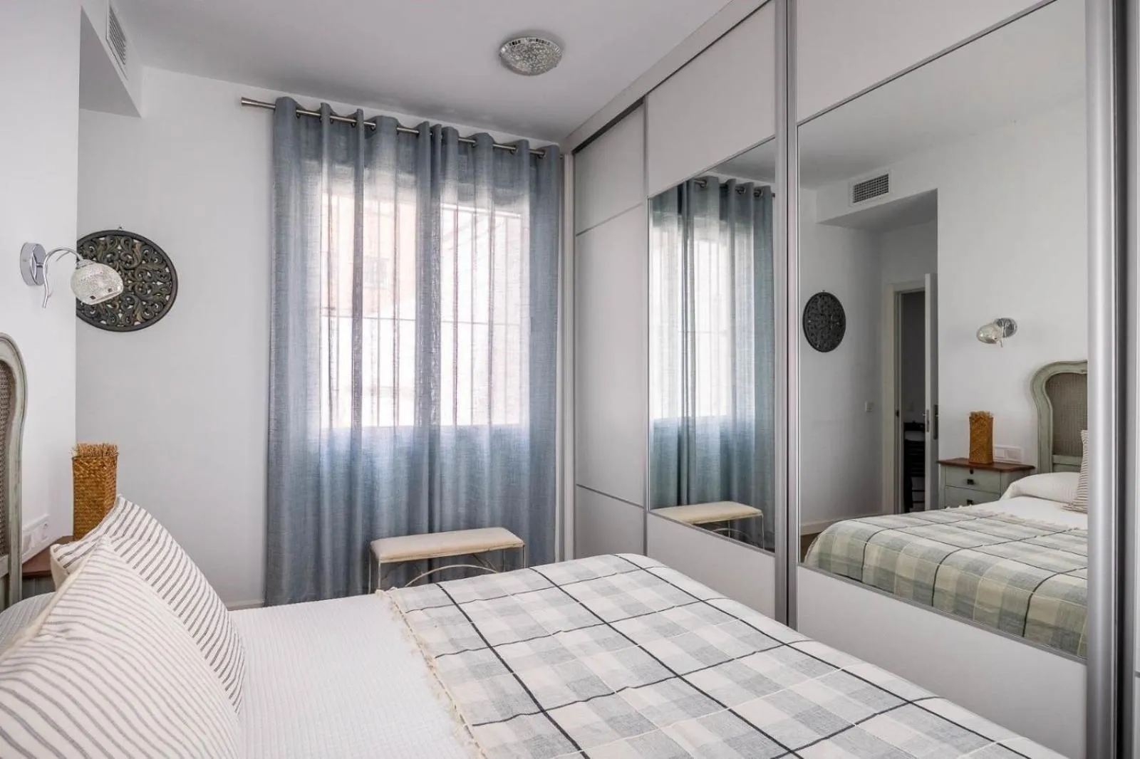 Bed in Apartamentos Poemas & Rimas de Bécquer