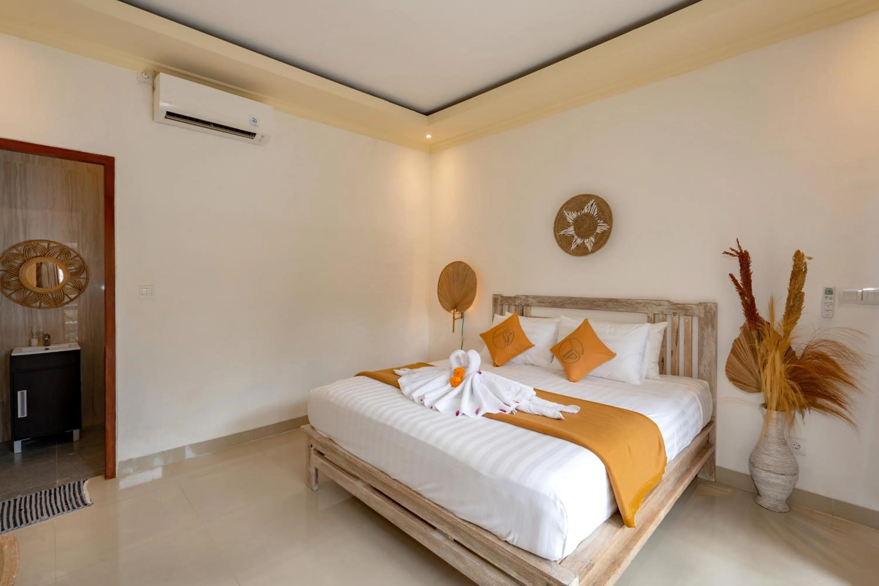 Bed in The Pulau Bungalow