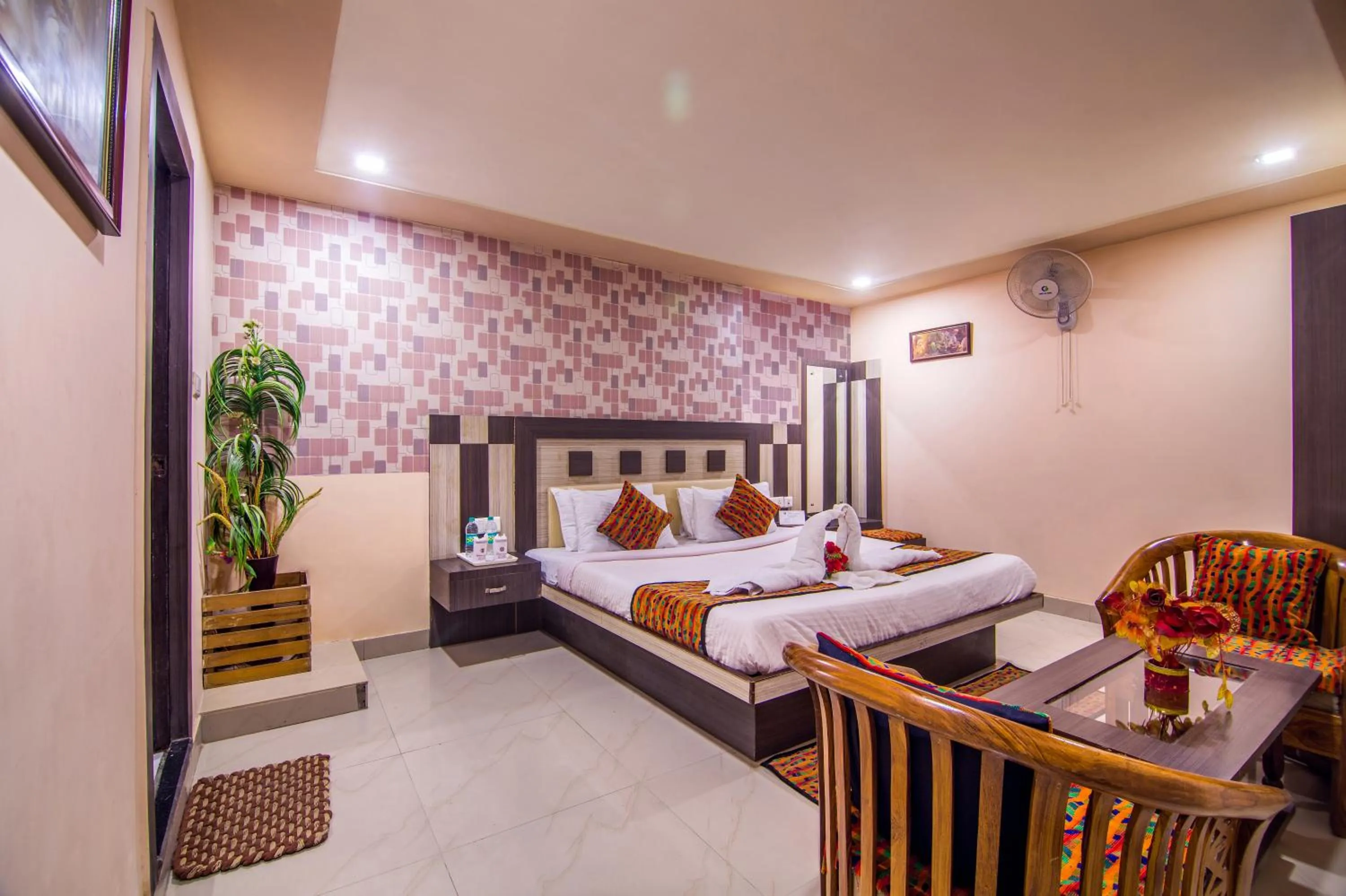 Photo of the whole room, Bed in Hotel Ganpati Palace