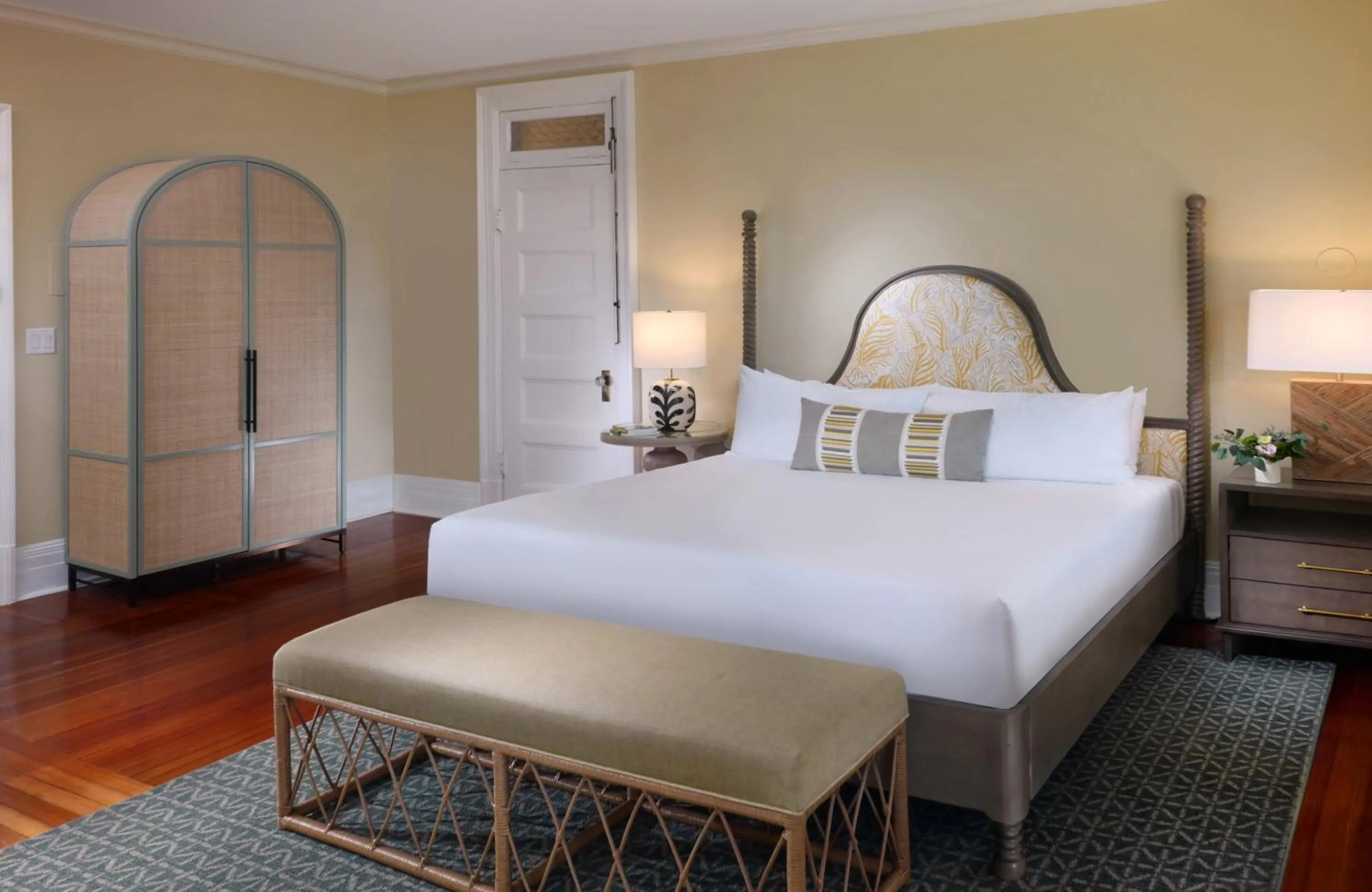 Bed in Jekyll Island Club Resort