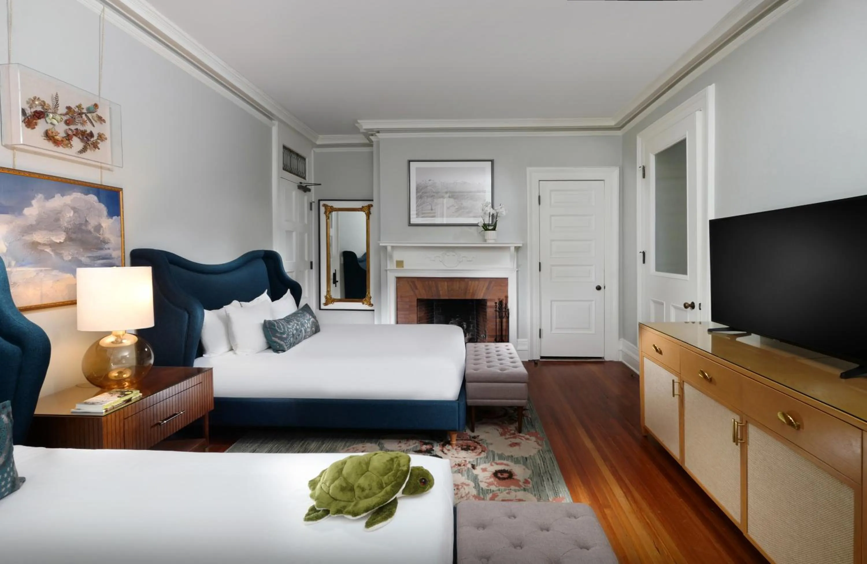 Photo of the whole room, Bed in Jekyll Island Club Resort