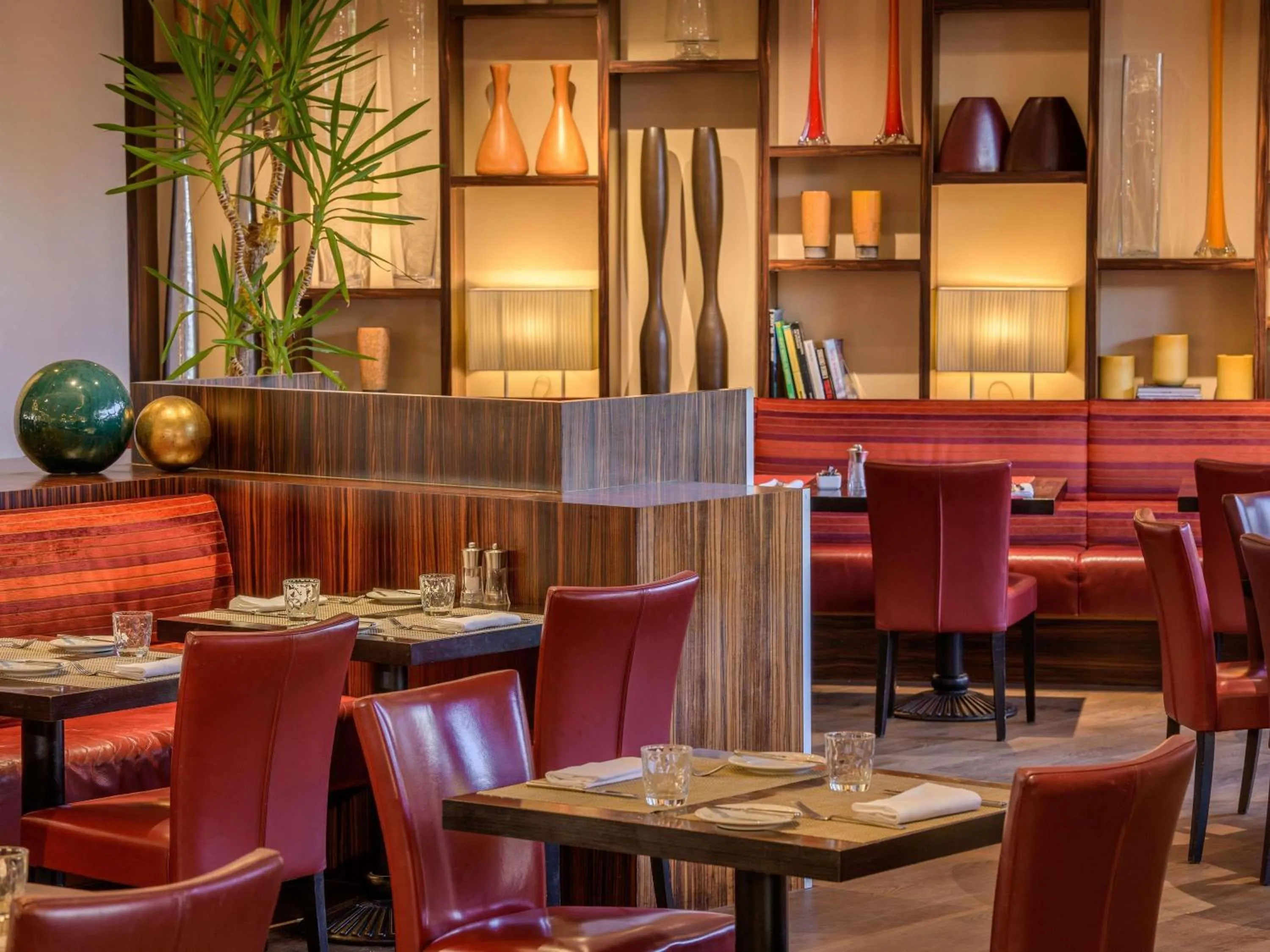 Restaurant/places to eat in Mövenpick Hotel Geneva