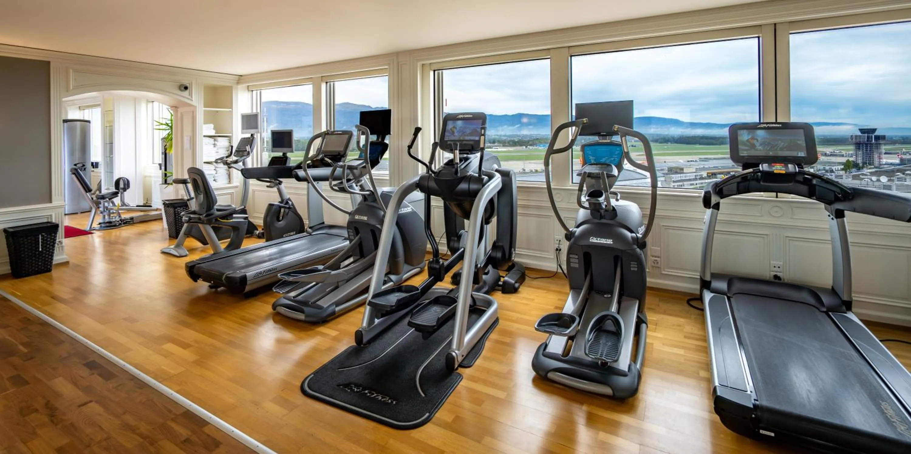 Fitness centre/facilities in Mövenpick Hotel Geneva
