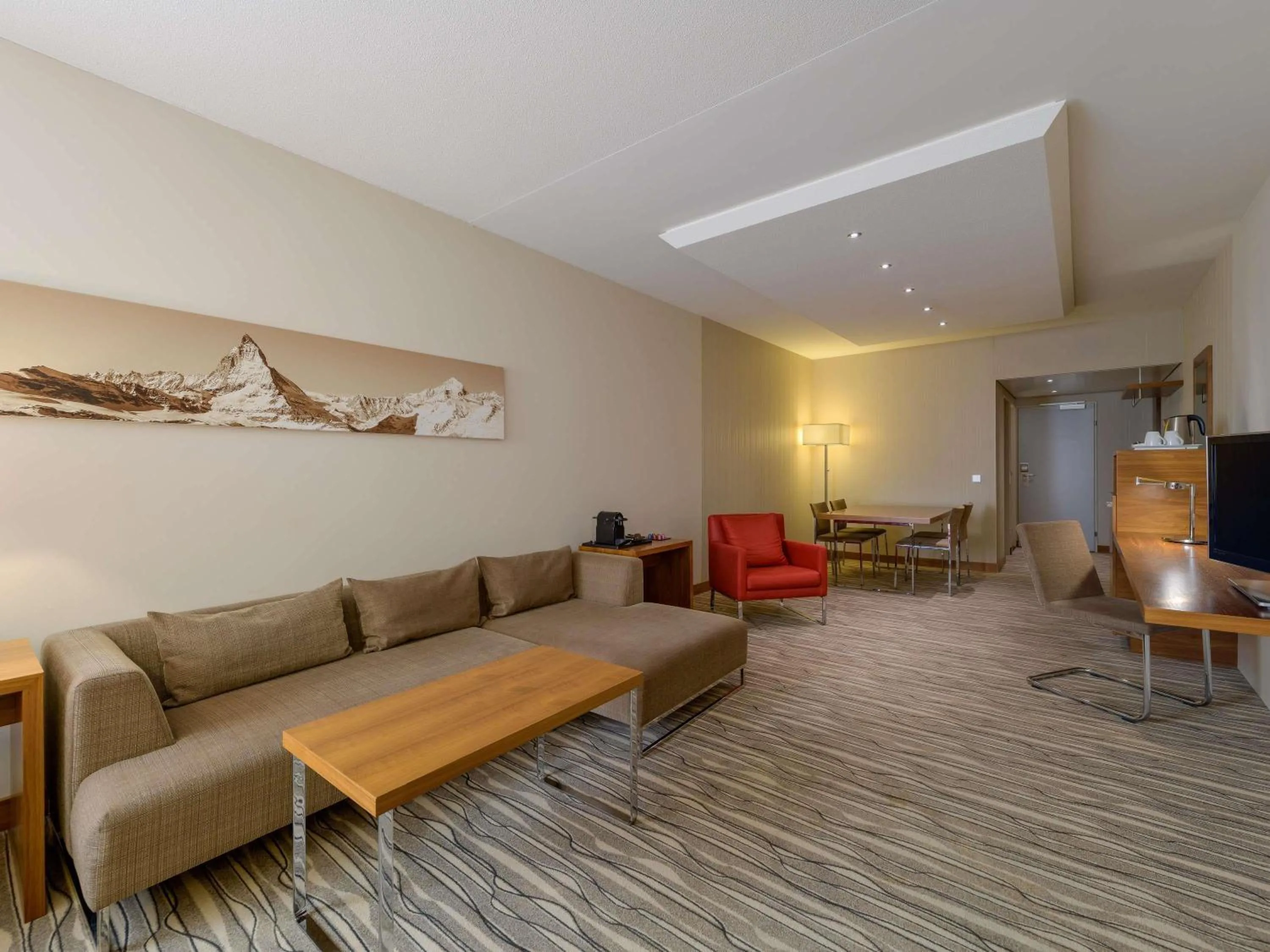 Bedroom in Mövenpick Hotel Geneva