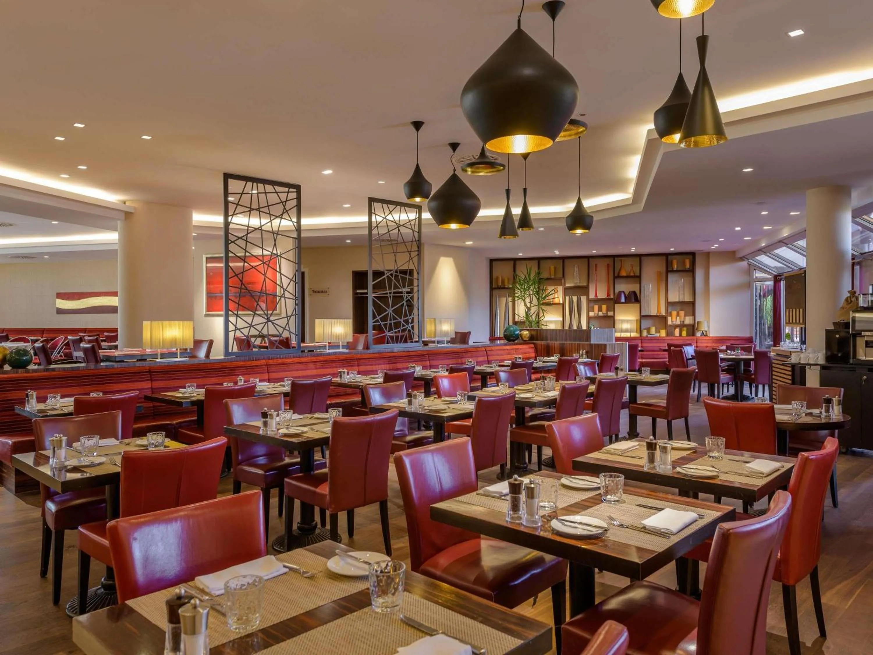 Restaurant/places to eat in Mövenpick Hotel Geneva