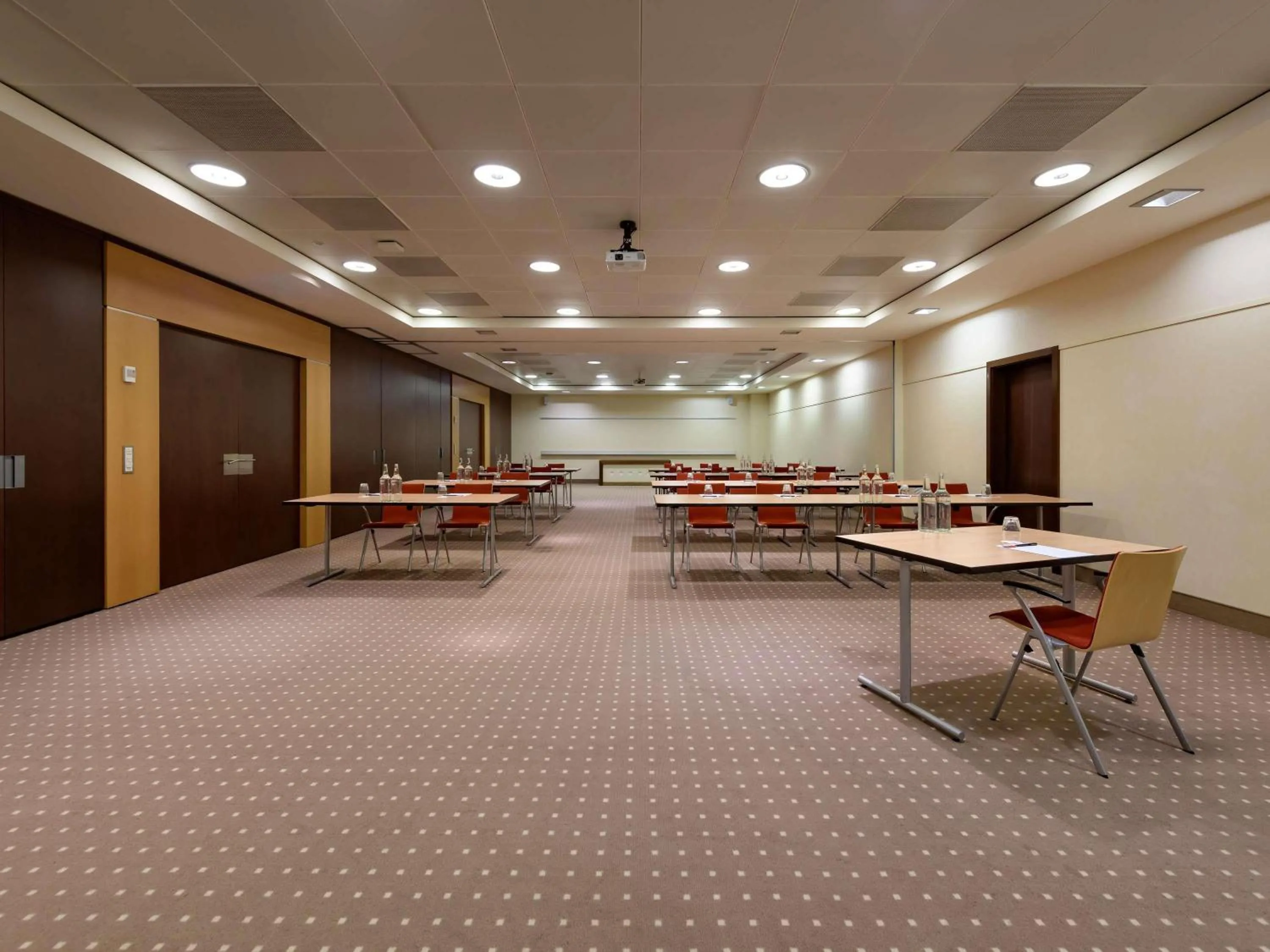 Meeting/conference room in Mövenpick Hotel Geneva