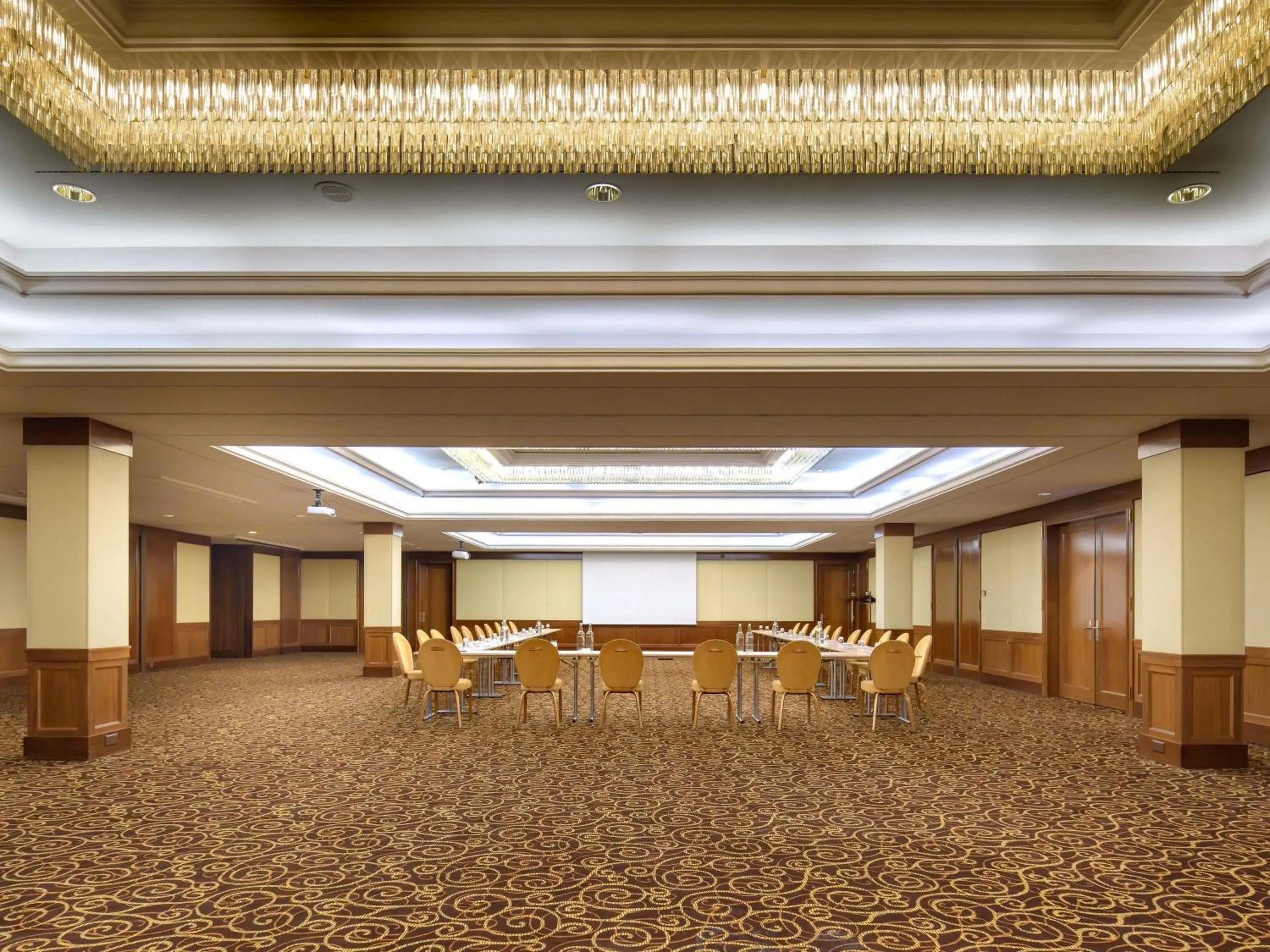 Meeting/conference room in Mövenpick Hotel Geneva