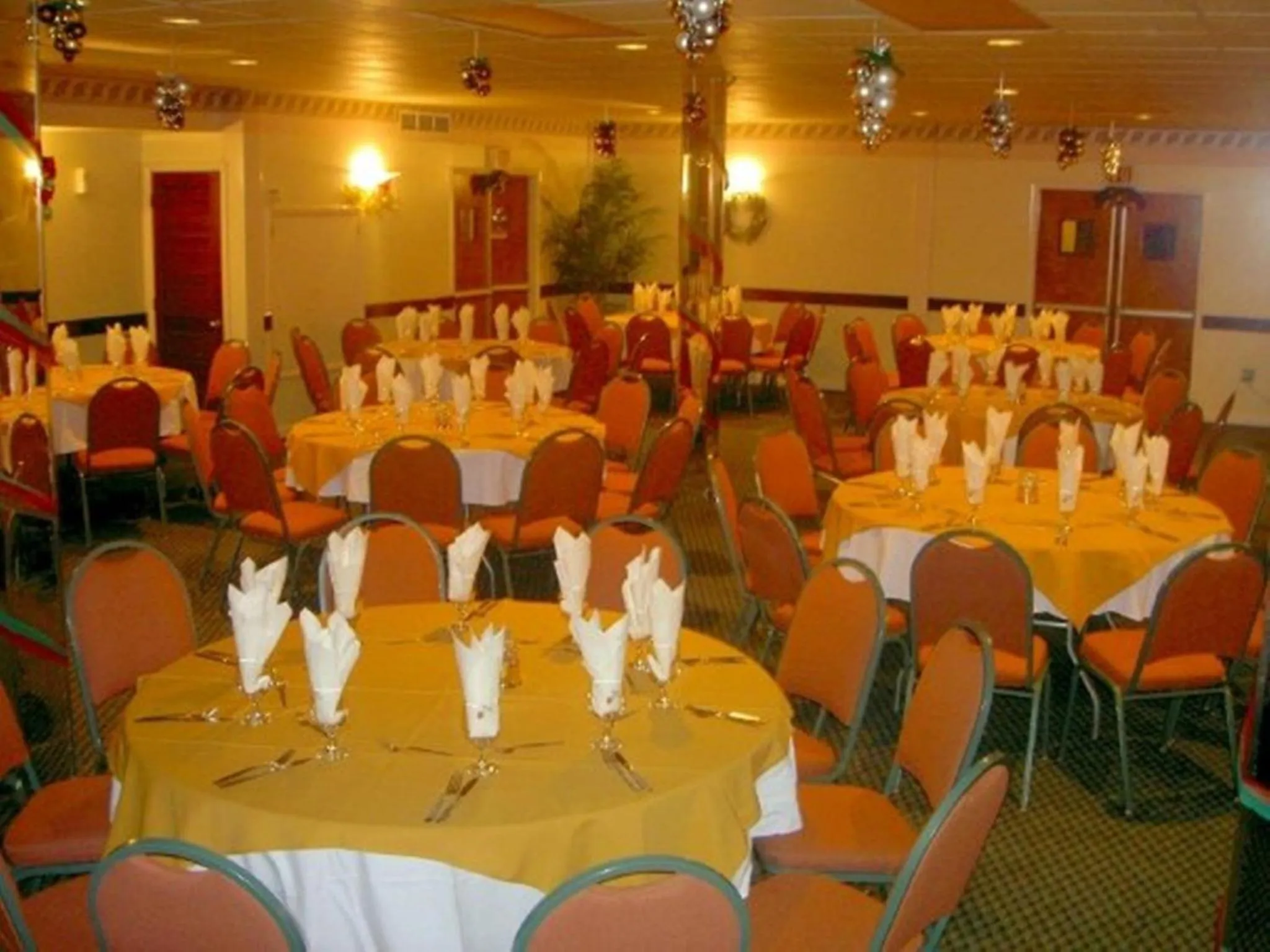 Banquet/Function facilities in Carl's Unique Inn & Conference Facilities