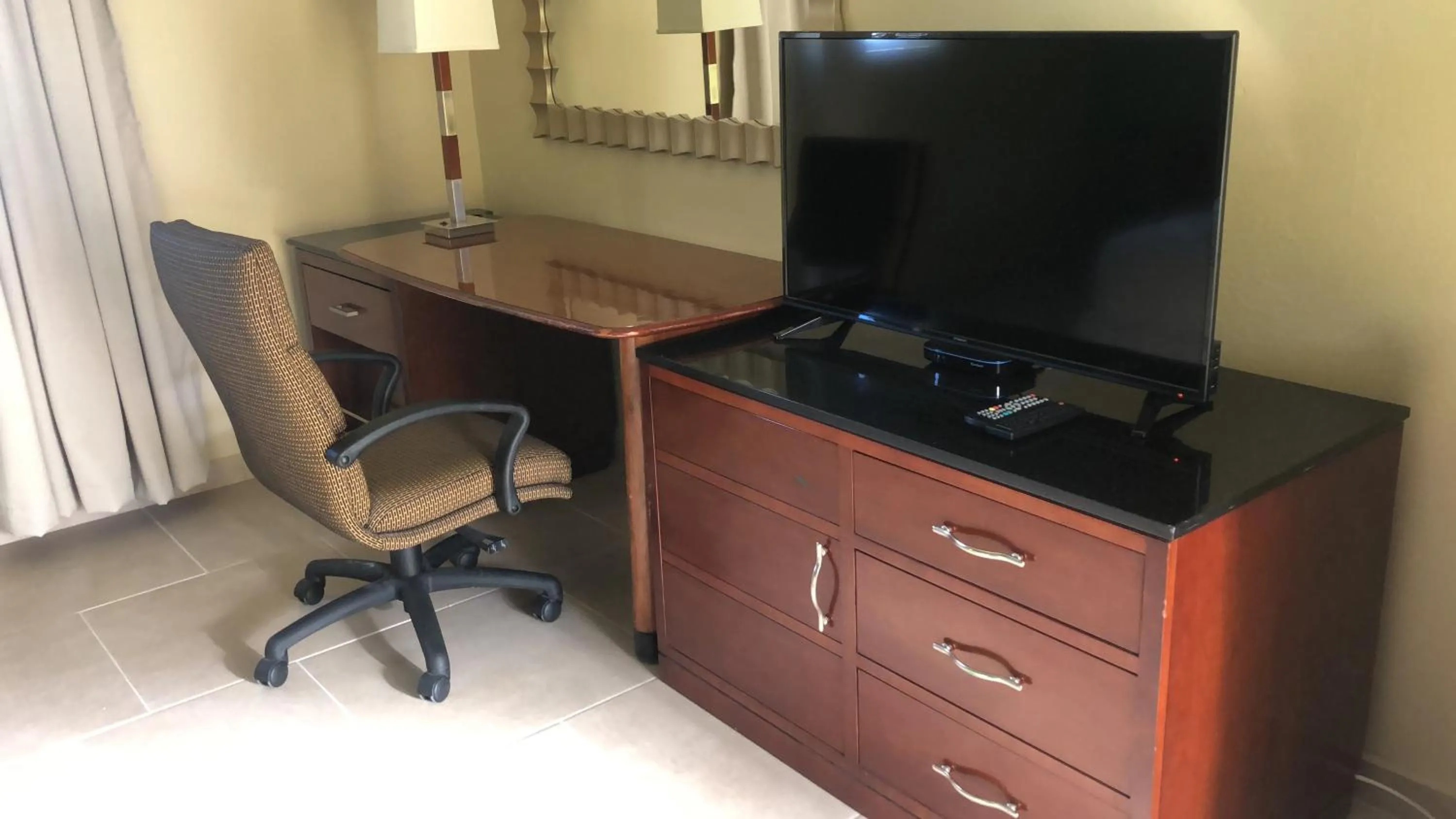 Carl's Unique Inn & Conference Facilities