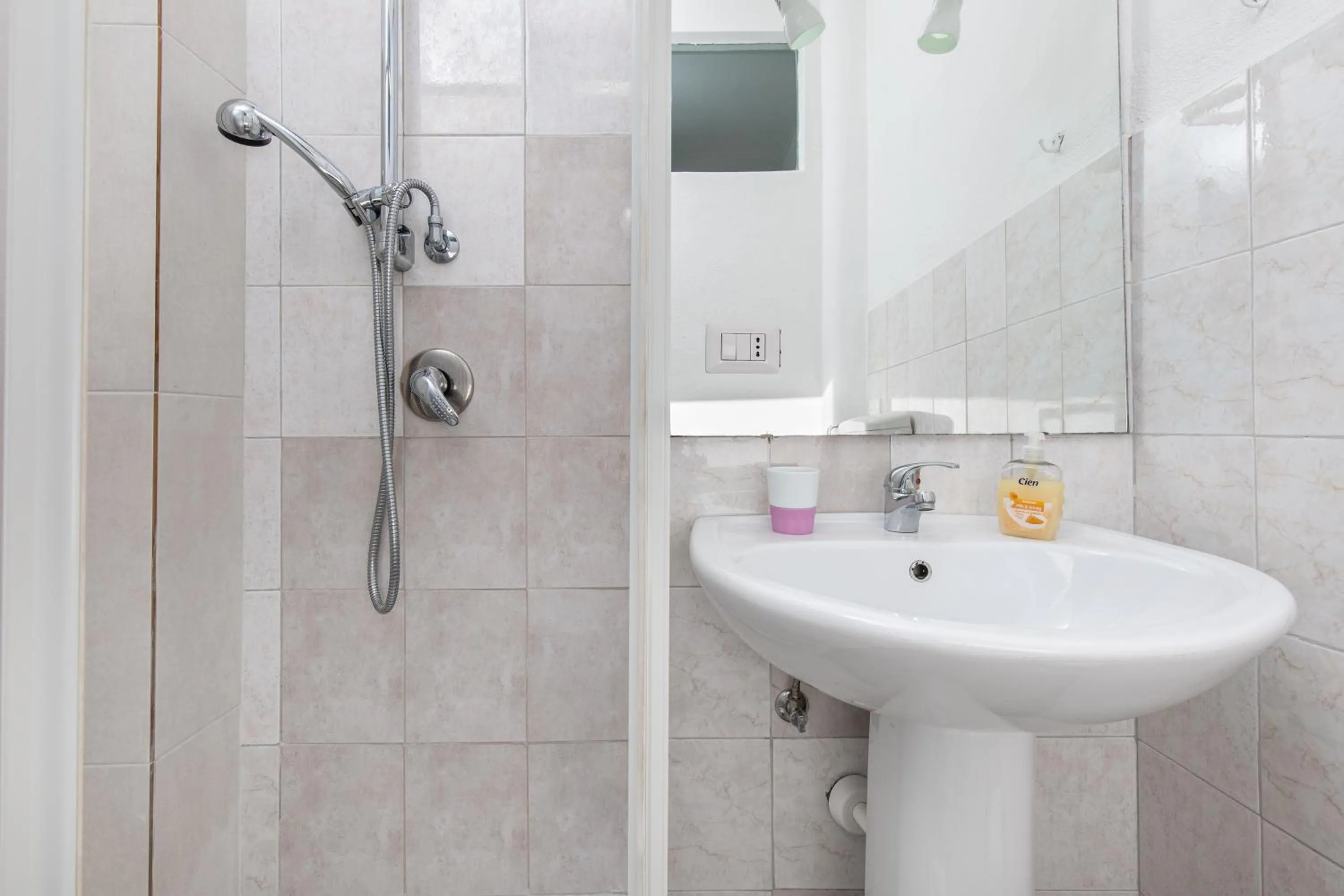 Bathroom in Assajè Guestroom