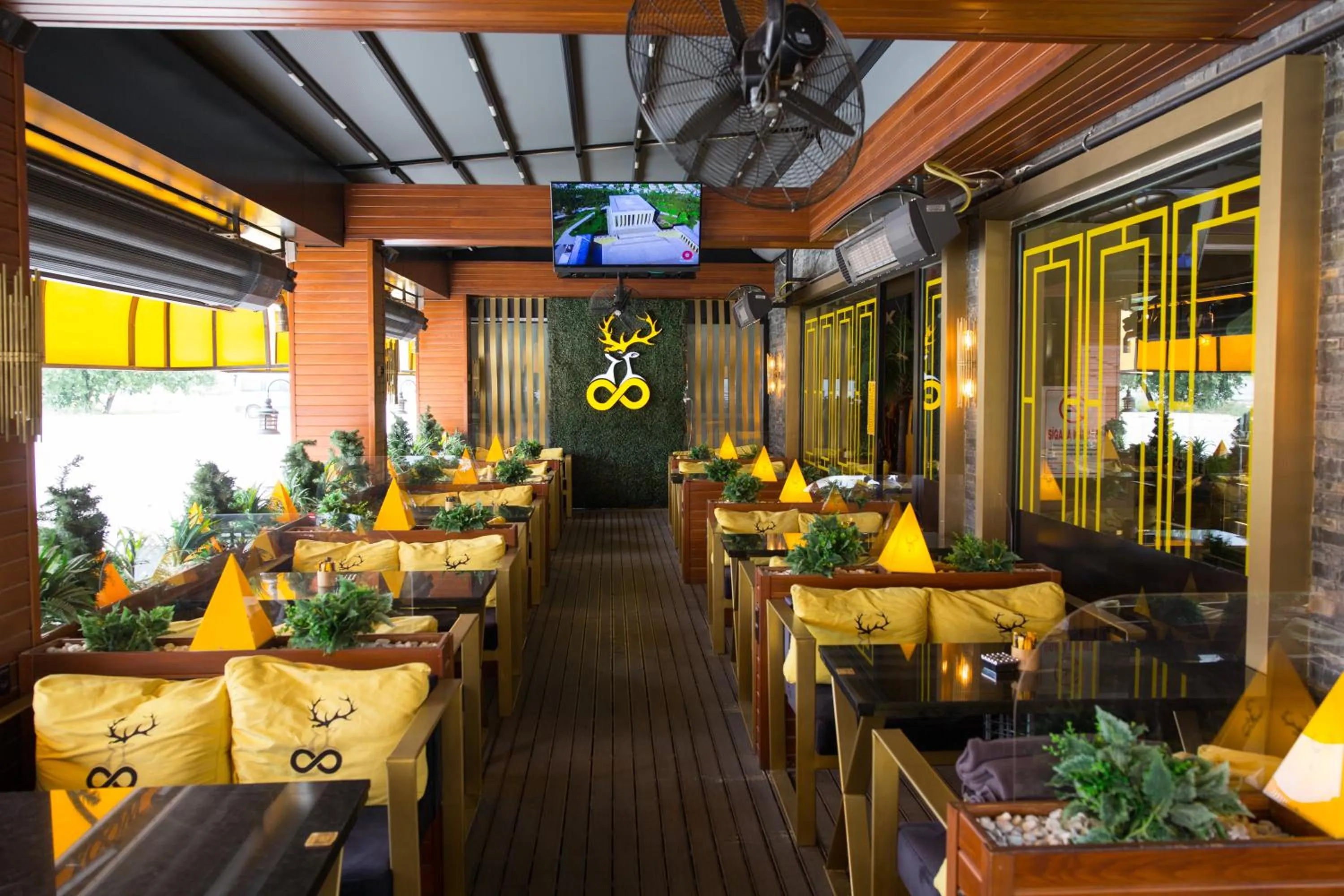 Restaurant/places to eat in Hotel BFC Spa & Sport