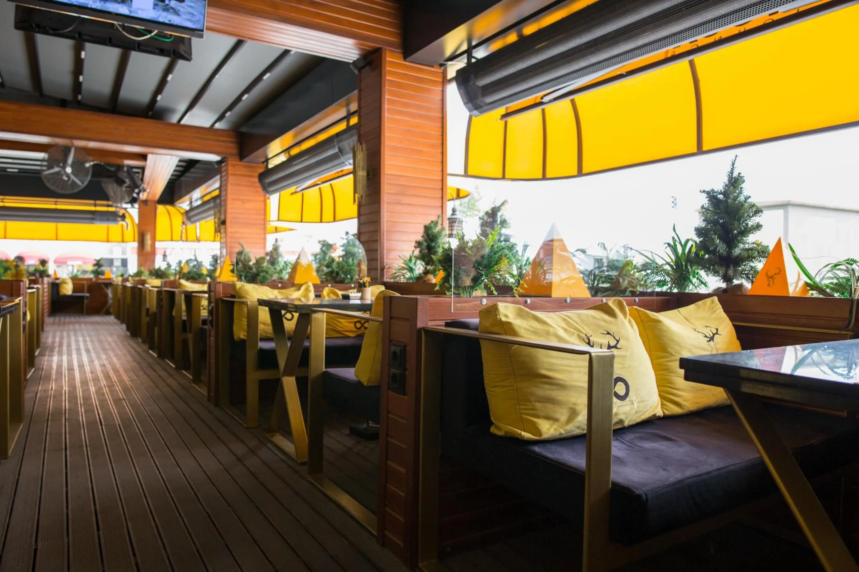 Restaurant/places to eat in Hotel BFC Spa & Sport