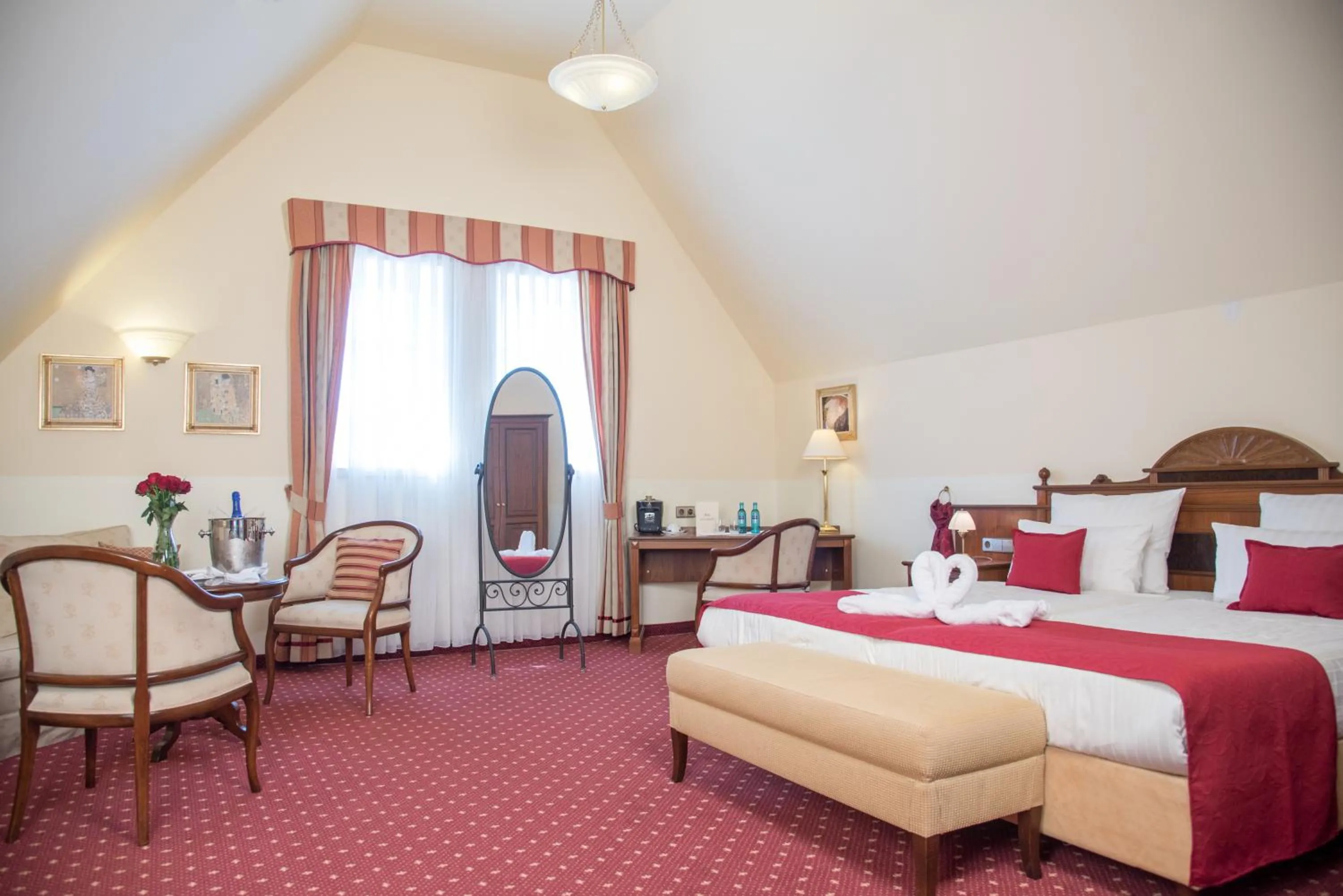 Bed in Landhotel Zum Hessenpark