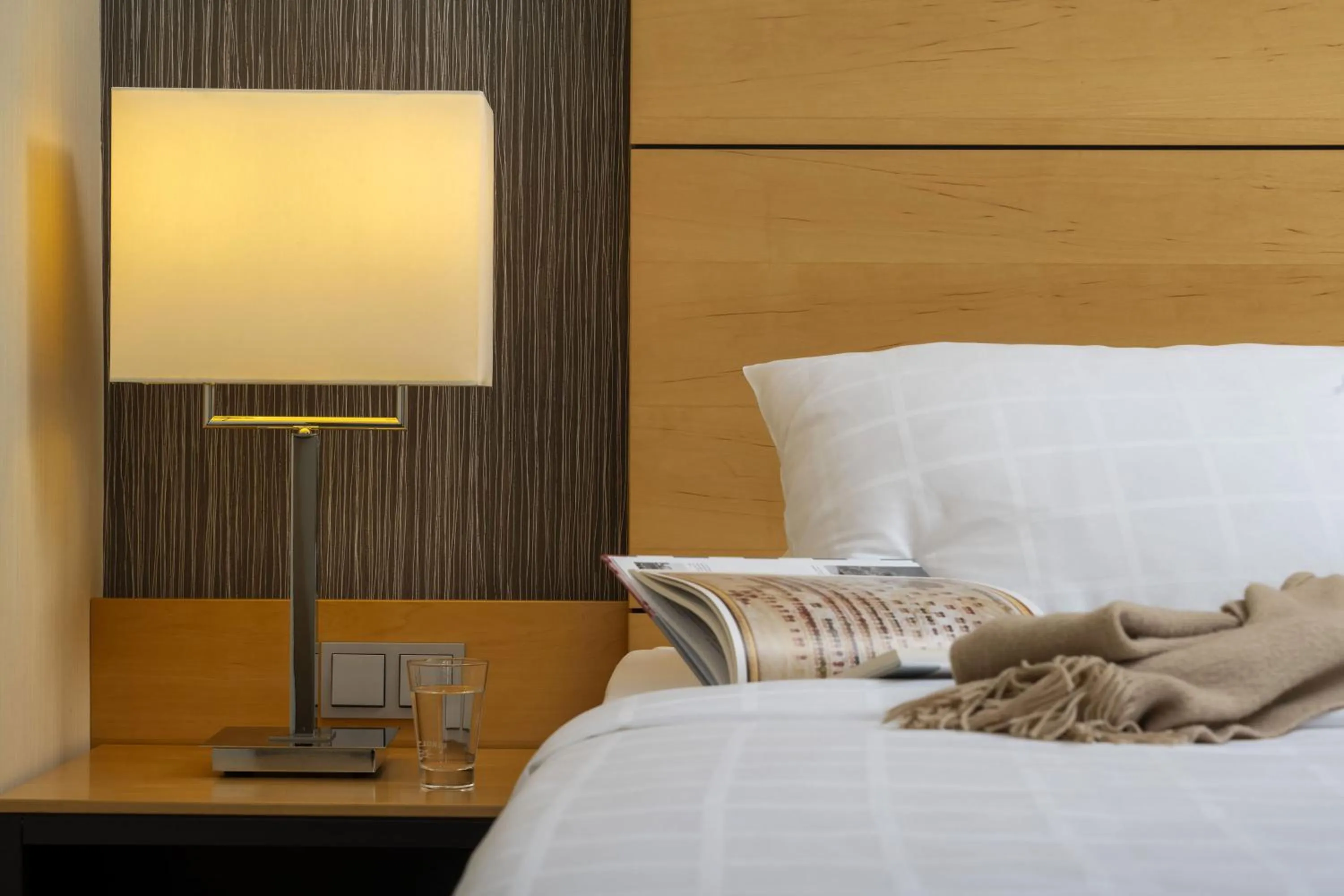 View (from property/room), Bed in Maritim Hotel Düsseldorf