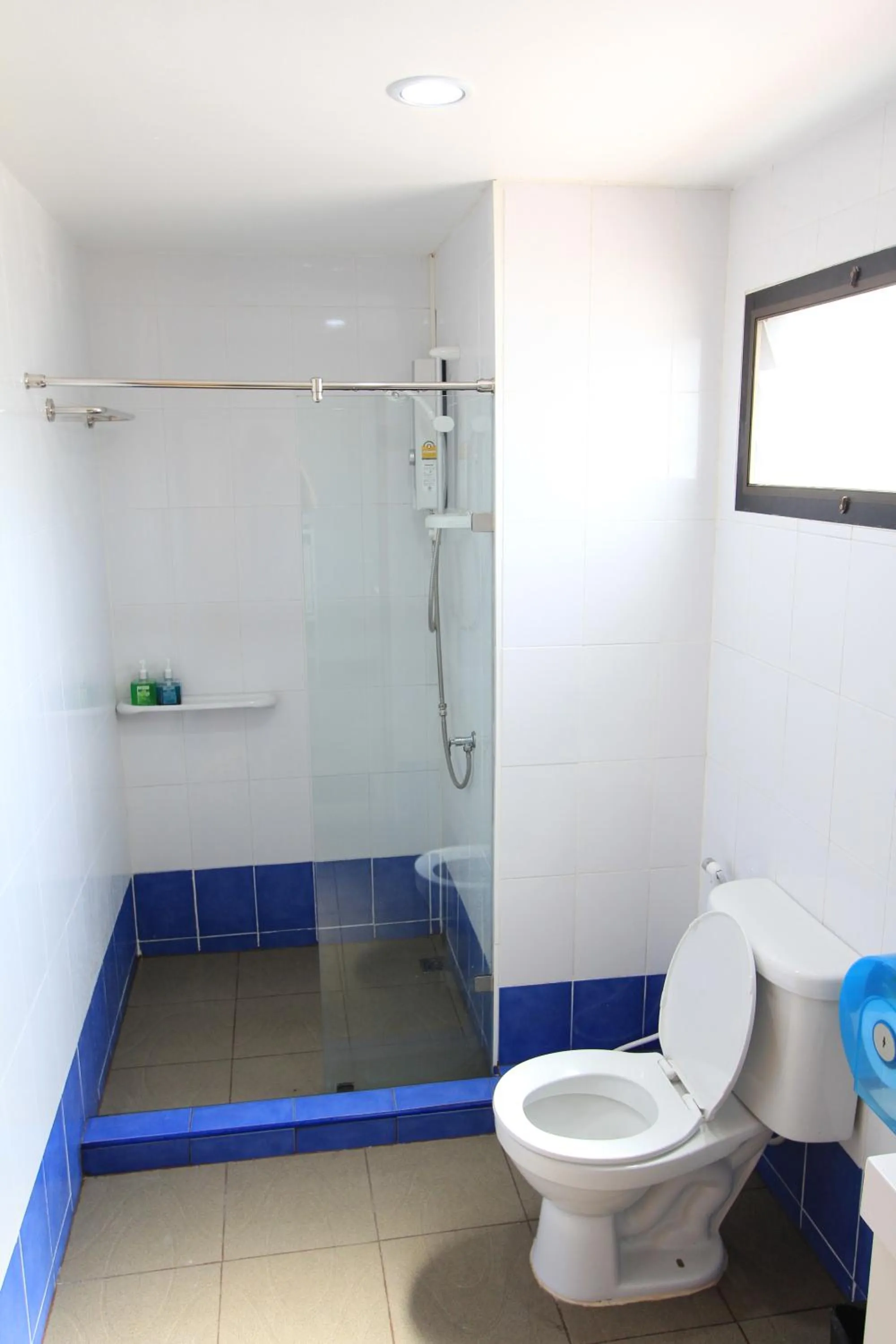 Bathroom in Baantip Suantong